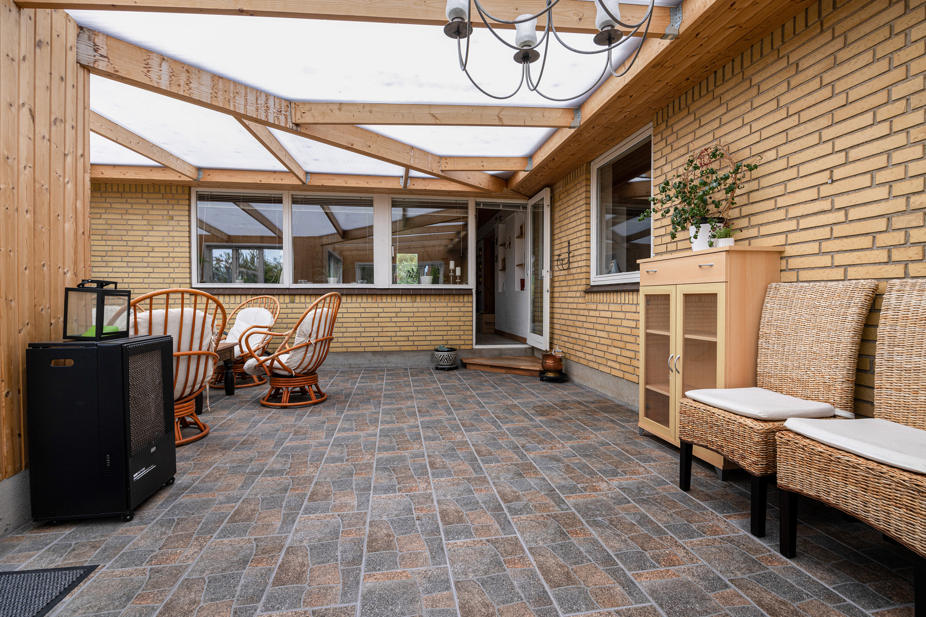 Fremhævet udestue billede i fuldskærmstilstand. Billede af Kirkevej 140, Tolnekirkeby, 9870 Sindal