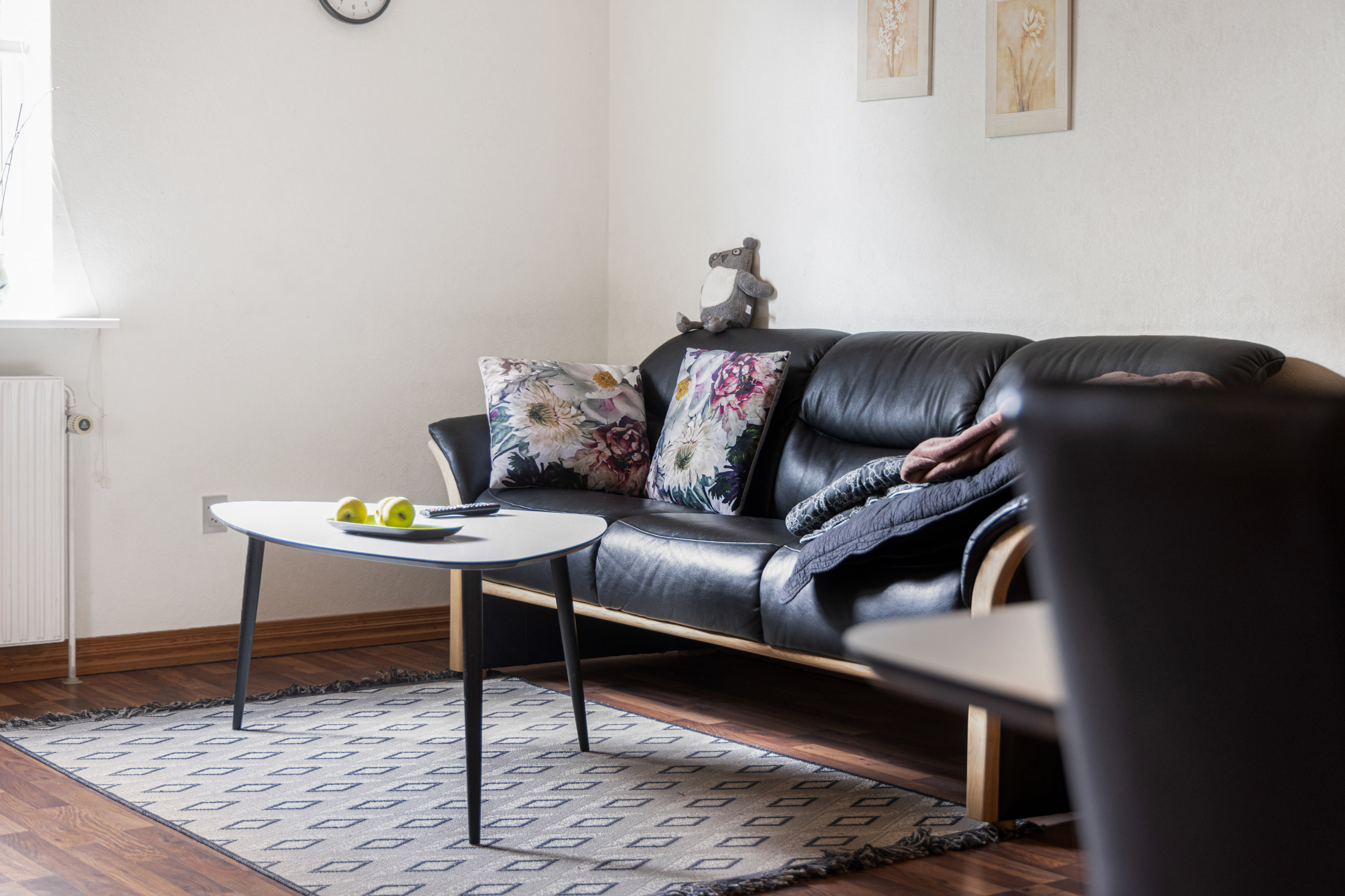 Fremhævet stue billede i fuldskærmstilstand. Billede af Kirkevej 140, Tolnekirkeby, 9870 Sindal