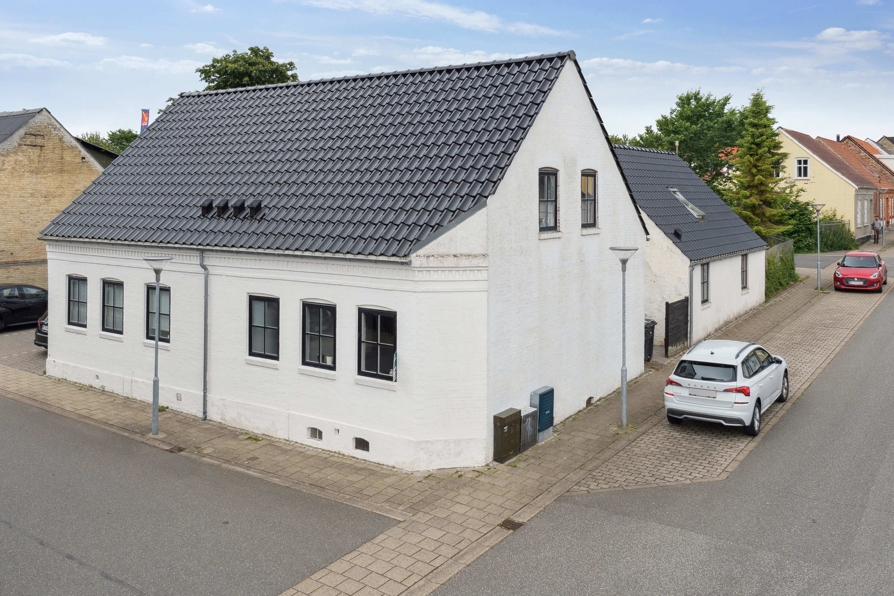 Fremhævet set fra vejen billede i fuldskærmstilstand. Billede af Samsøgade 17B, 9800 Hjørring