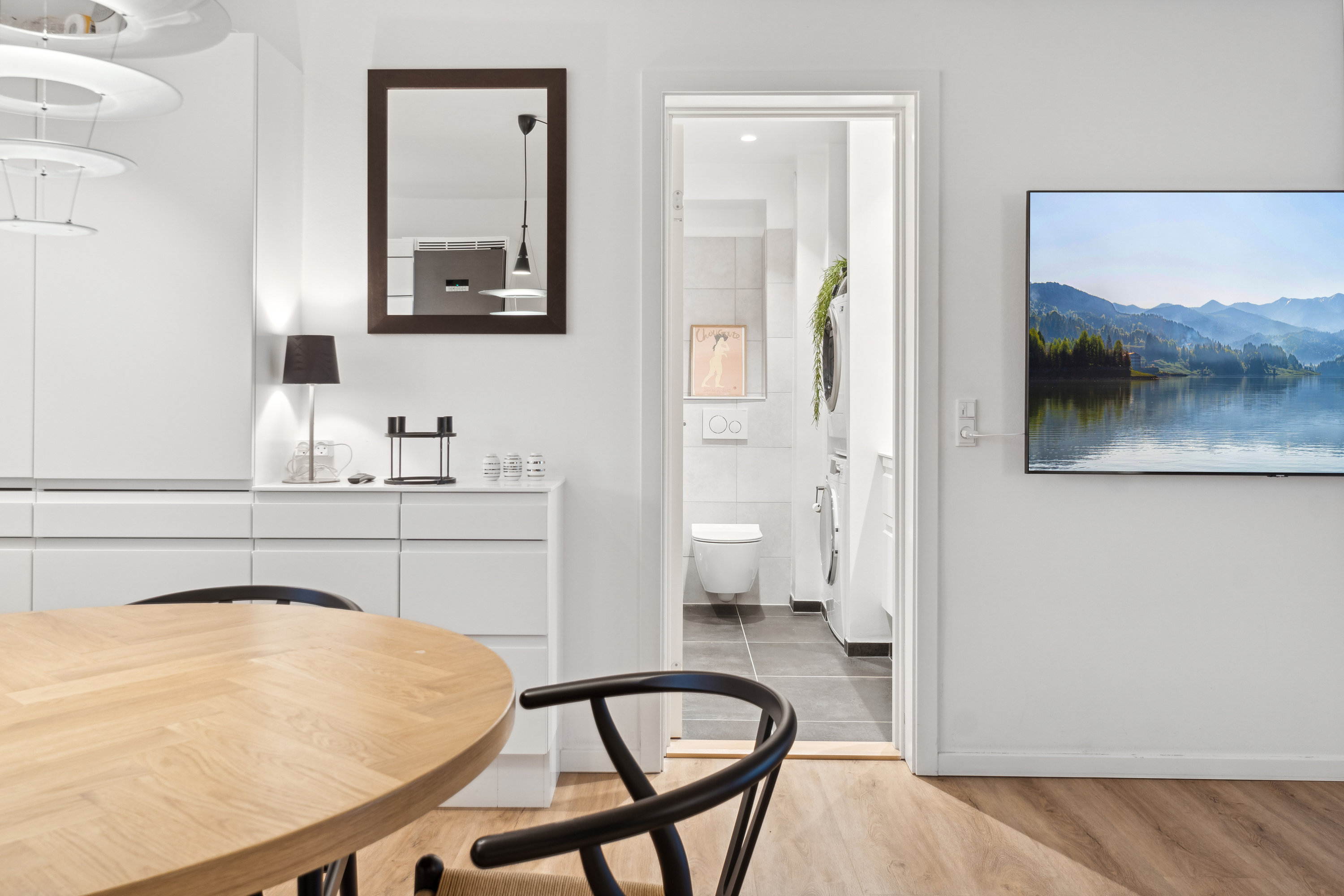 Fremhævet  billede i fuldskærmstilstand. Billede af Bernhard Bangs Alle 4, 2. 50., 2000 Frederiksberg