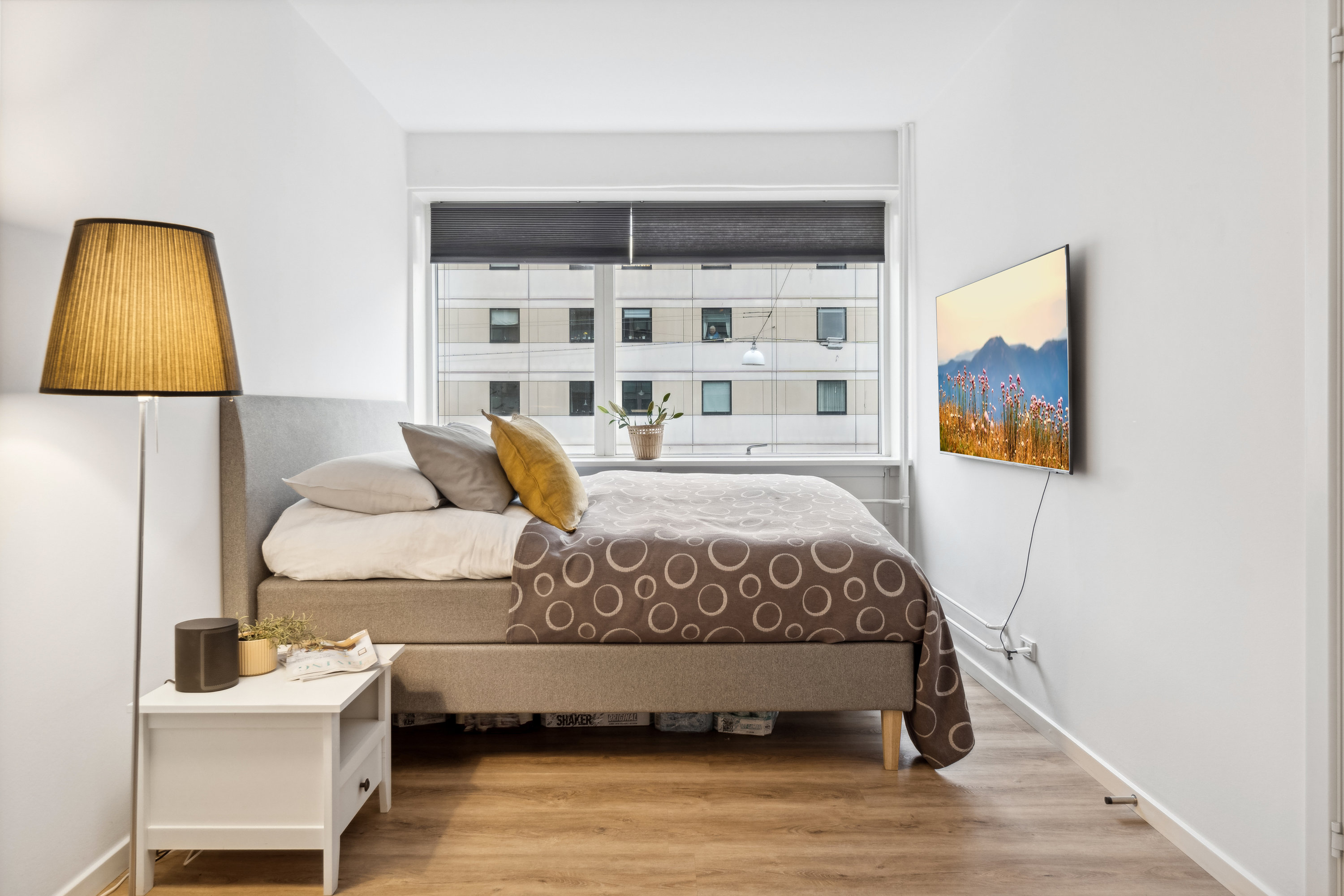 Fremhævet  billede i fuldskærmstilstand. Billede af Bernhard Bangs Alle 4, 2. 50., 2000 Frederiksberg