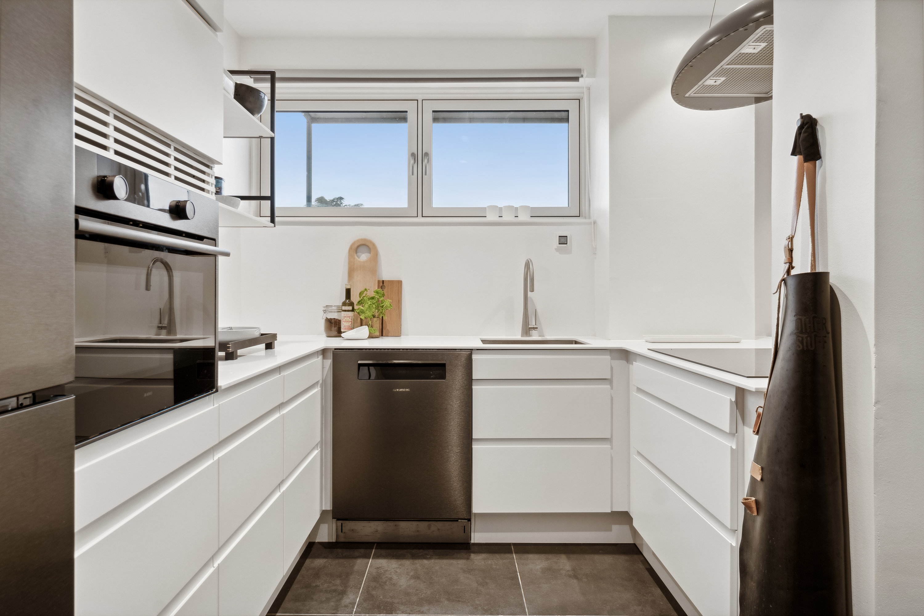 Fremhævet  billede i fuldskærmstilstand. Billede af Bernhard Bangs Alle 4, 2. 50., 2000 Frederiksberg