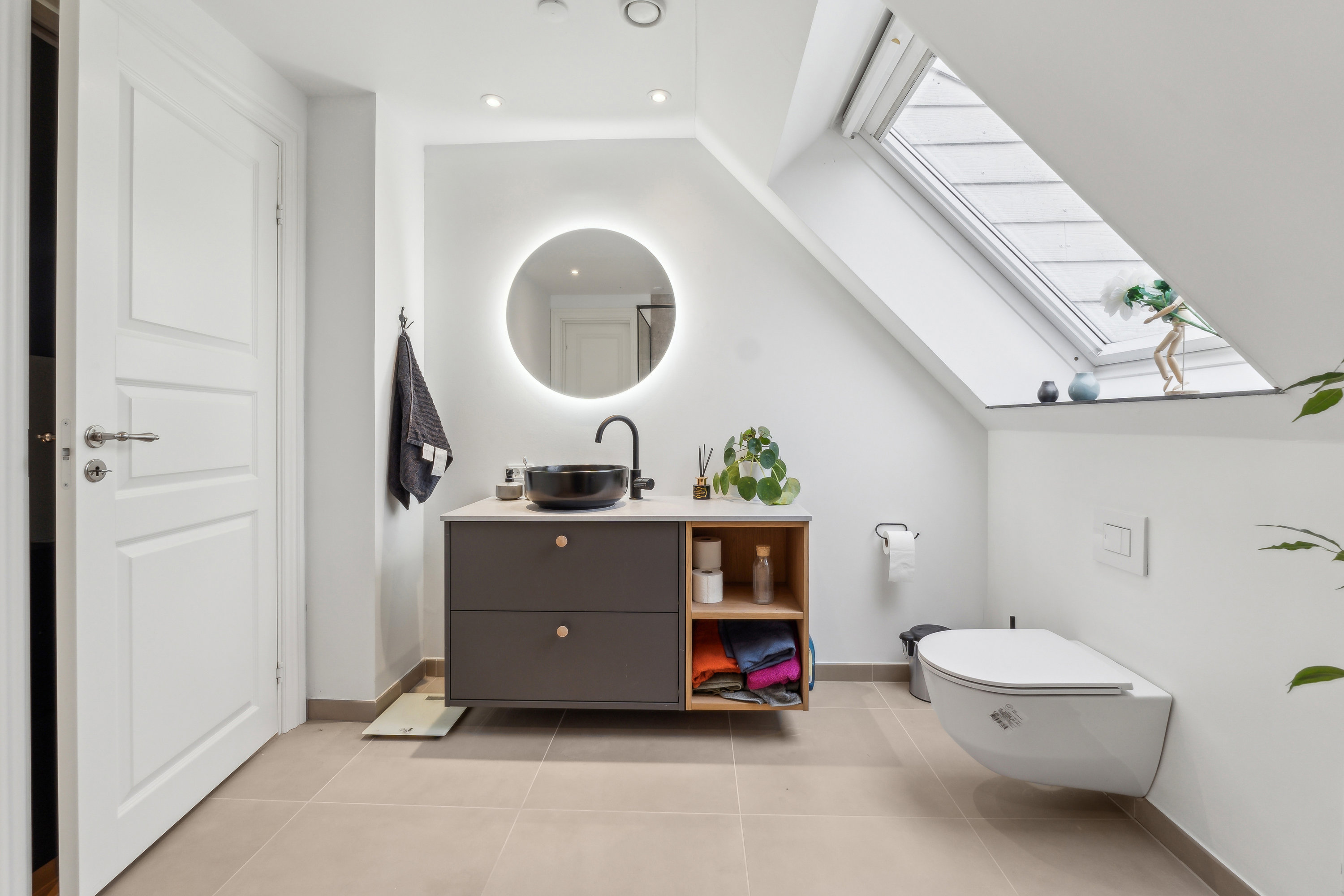 Fremhævet badeværelse billede i fuldskærmstilstand. Billede af Pederstrupvej 32, Slukefter, 5210 Odense NV