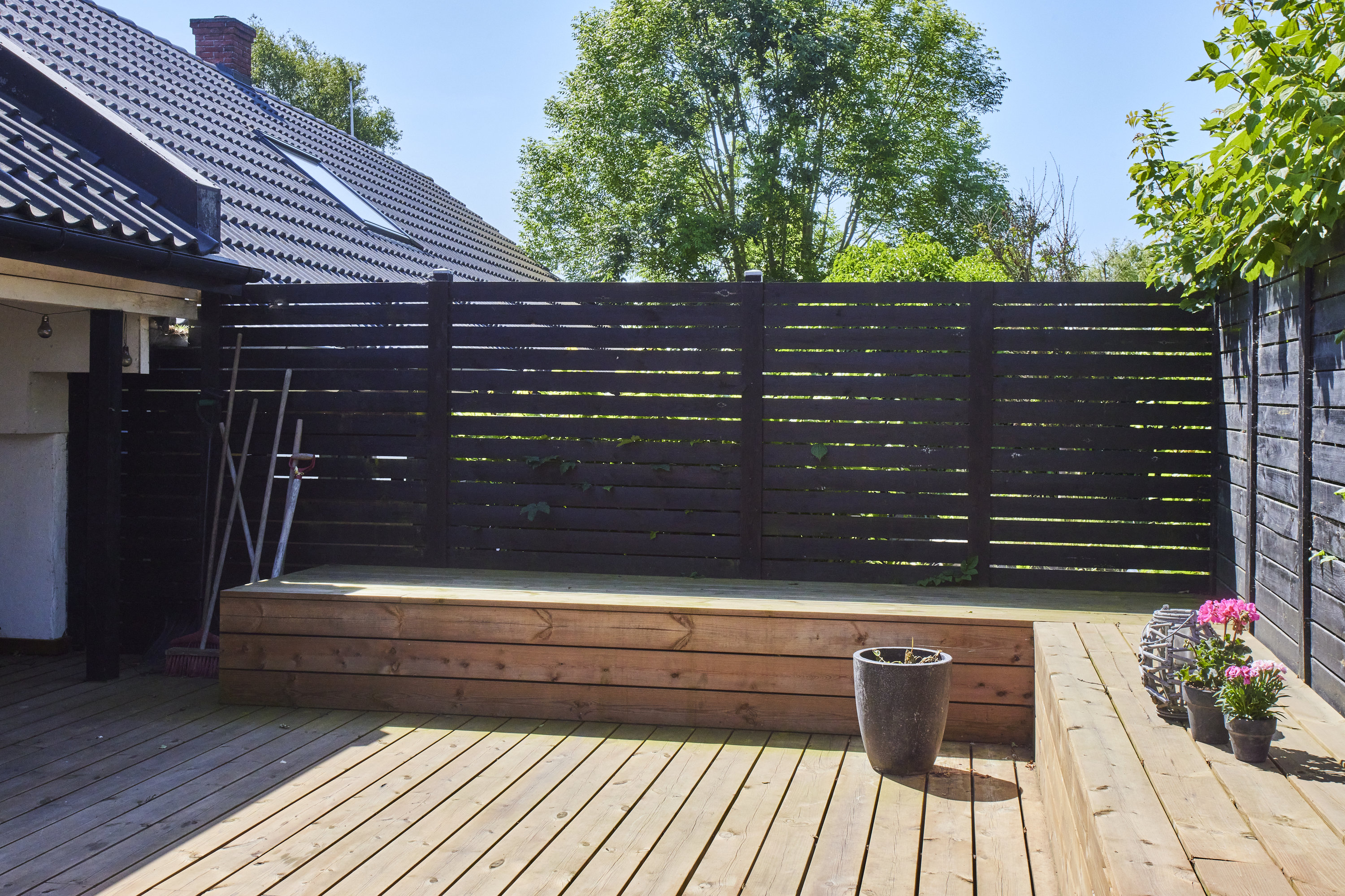 Fremhævet terrasse billede i fuldskærmstilstand. Billede af Foerlev Møllevej 37, Mesing, 8660 Skanderborg