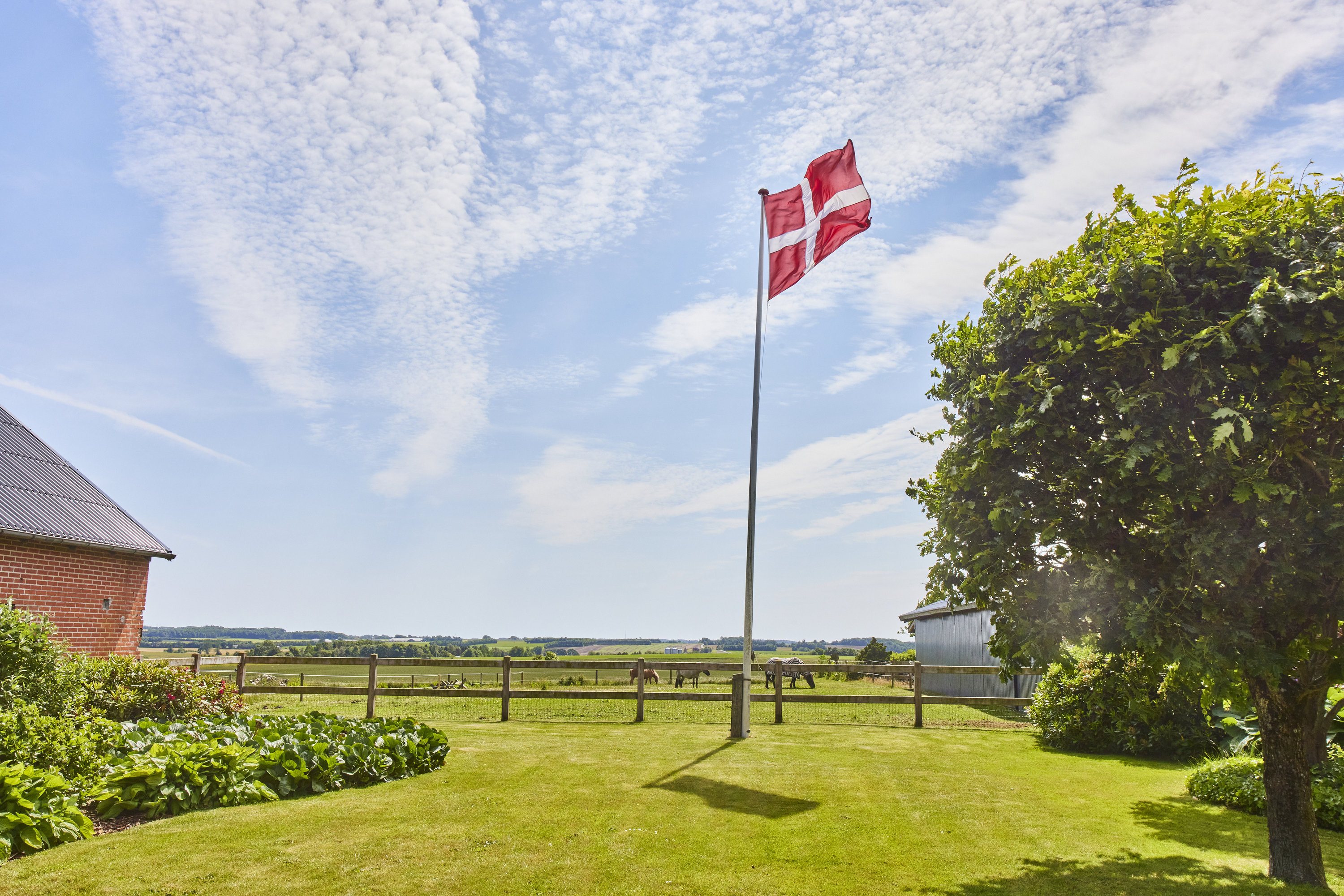 Fremhævet have billede i fuldskærmstilstand. Billede af Holmedal 52, Voerladegård, 8660 Skanderborg