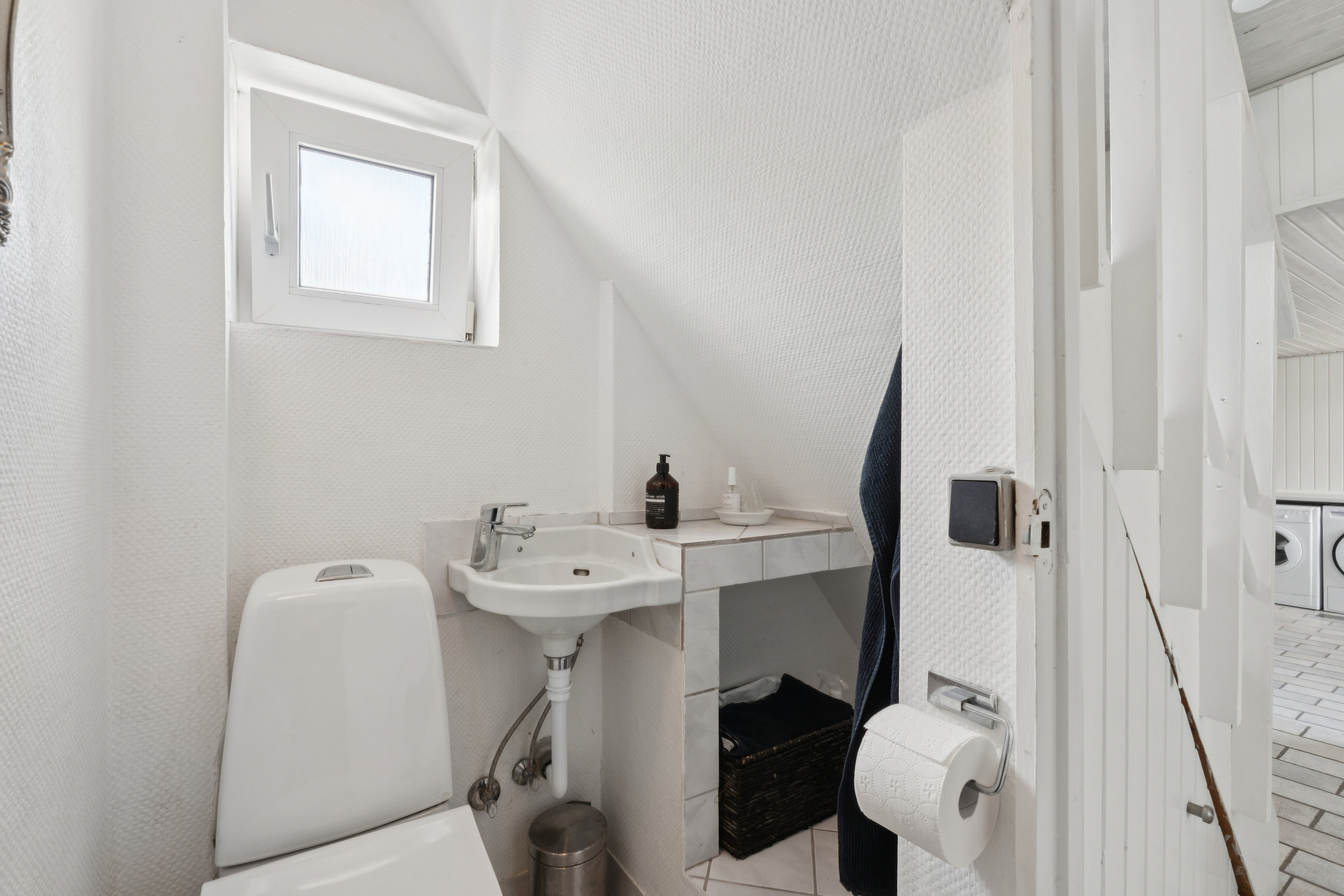 Fremhævet toilet billede i fuldskærmstilstand. Billede af Hundborgvej 140, Tingstrup, 7700 Thisted