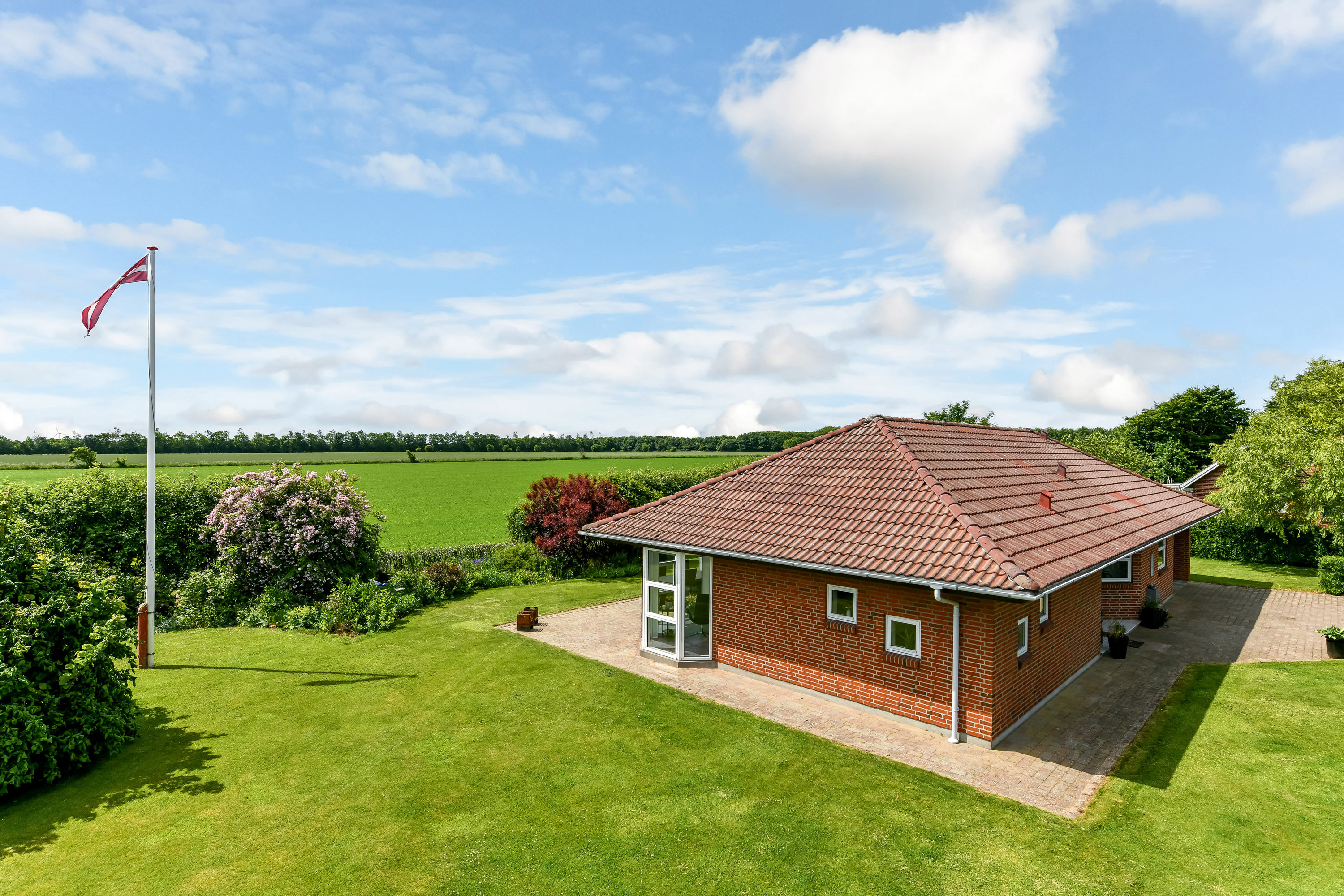 Fremhævet ejendommen billede i fuldskærmstilstand. Billede af Langlivej 15, 6852 Billum