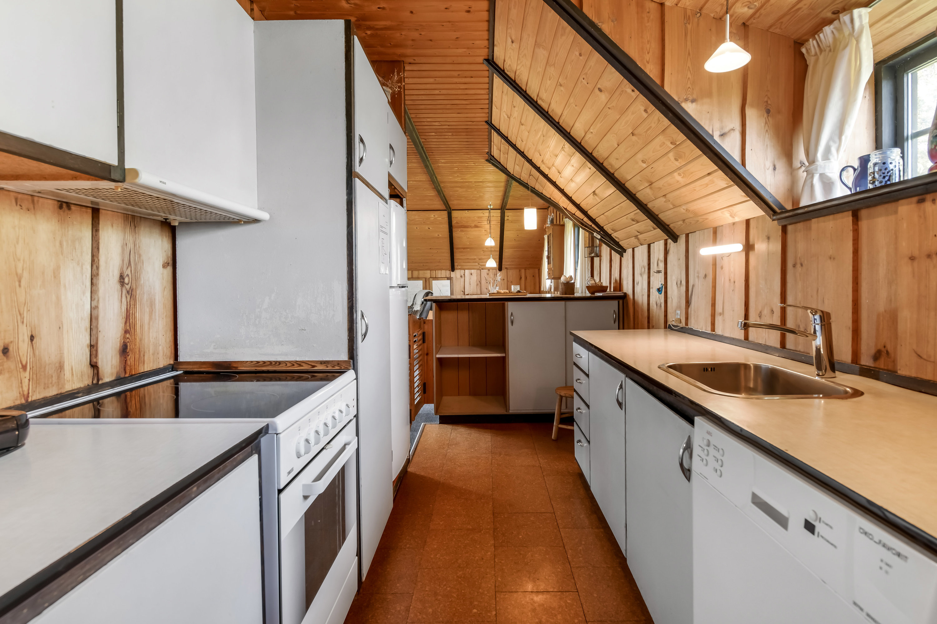 Fremhævet køkken billede i fuldskærmstilstand. Billede af Grønningen 17, 6857 Blåvand