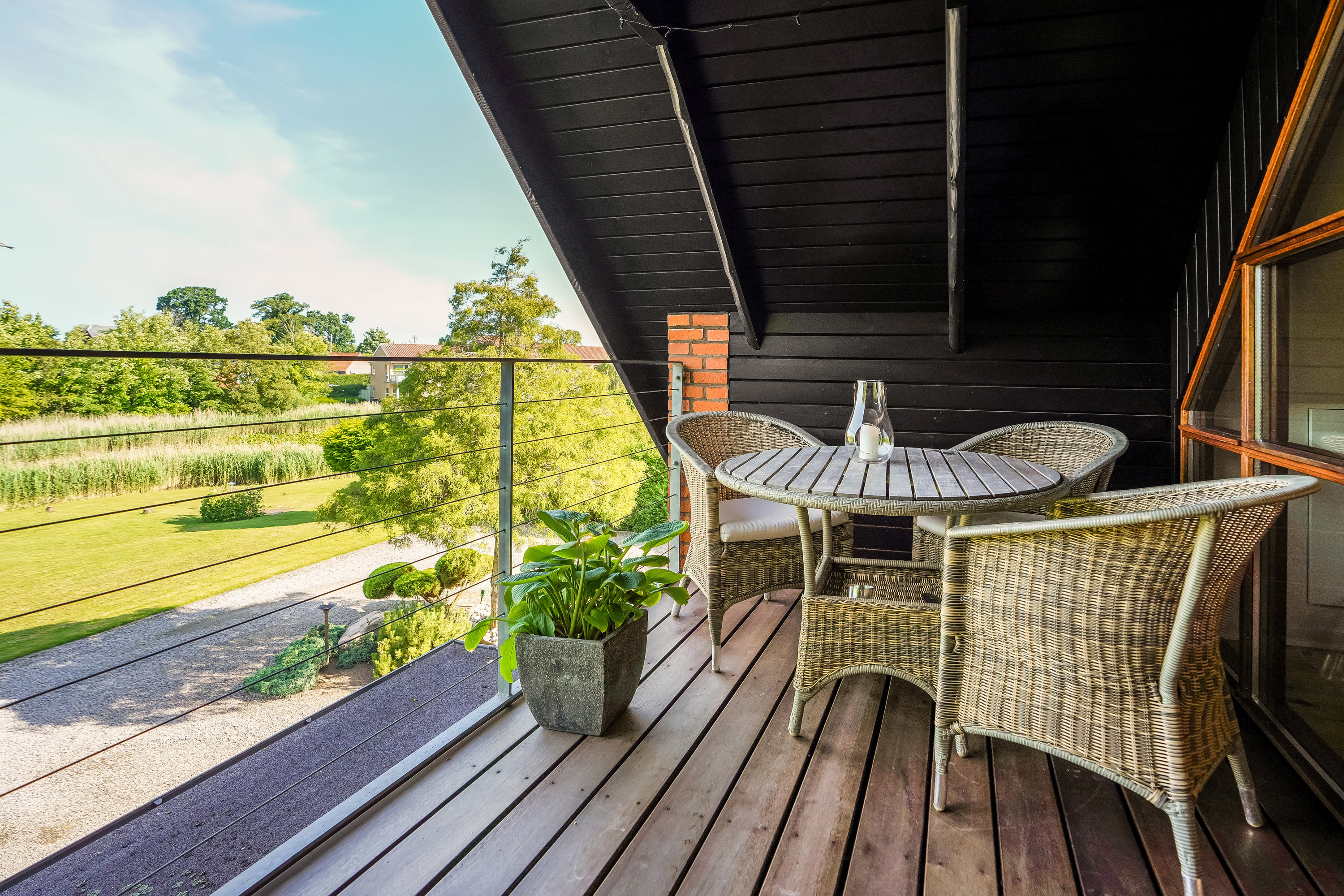 Fremhævet terrasse billede i fuldskærmstilstand. Billede af Pæonvænget 17, 5000 Odense C