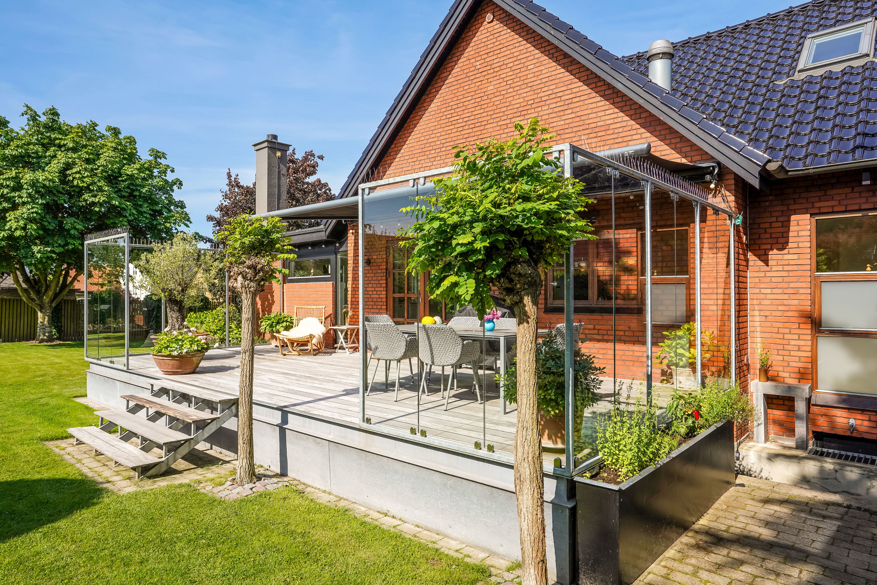 Fremhævet terrasse billede i fuldskærmstilstand. Billede af Pæonvænget 17, 5000 Odense C