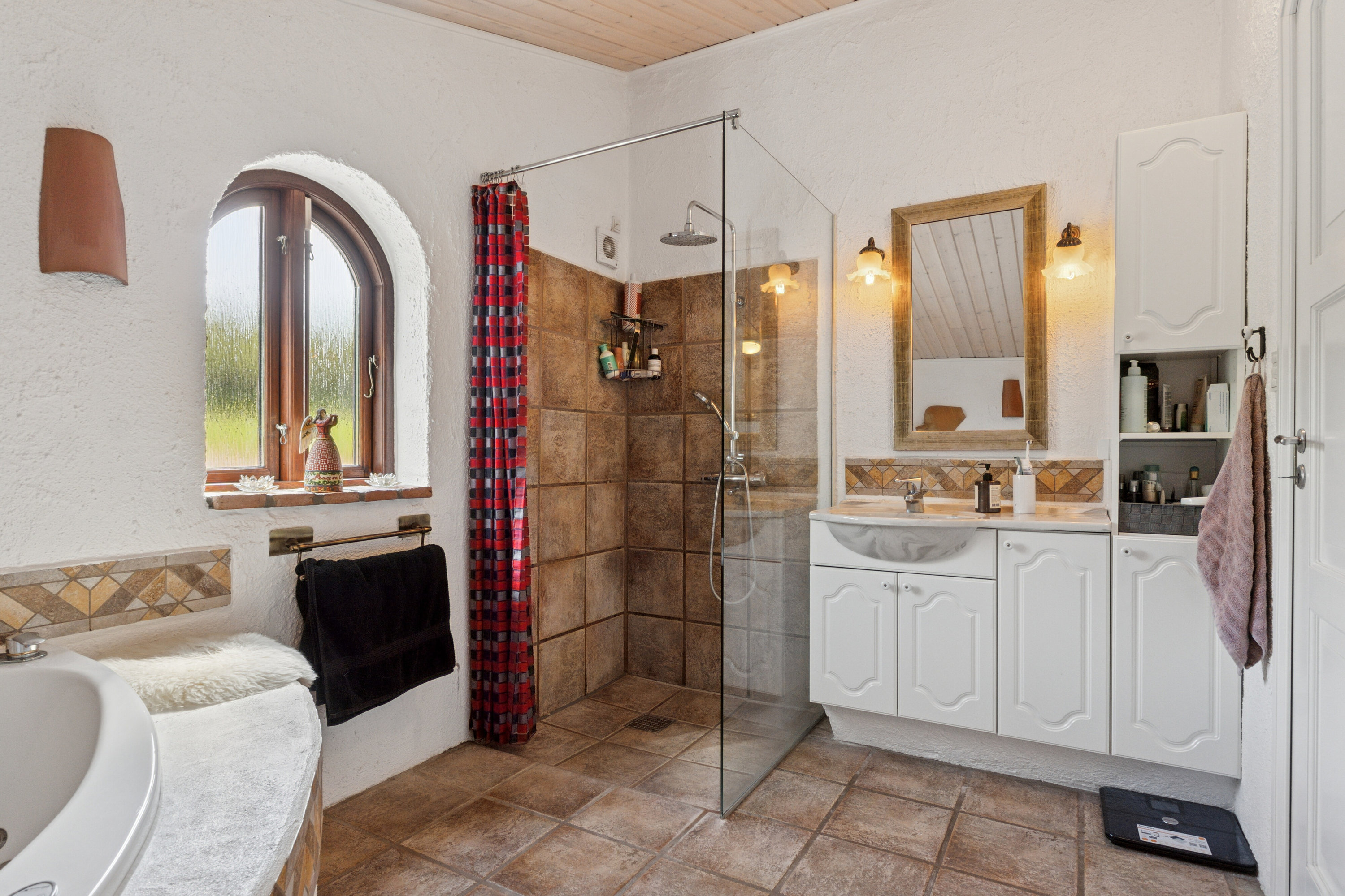 Fremhævet badeværelse billede i fuldskærmstilstand. Billede af Sandlodsvej 95, 4400 Kalundborg