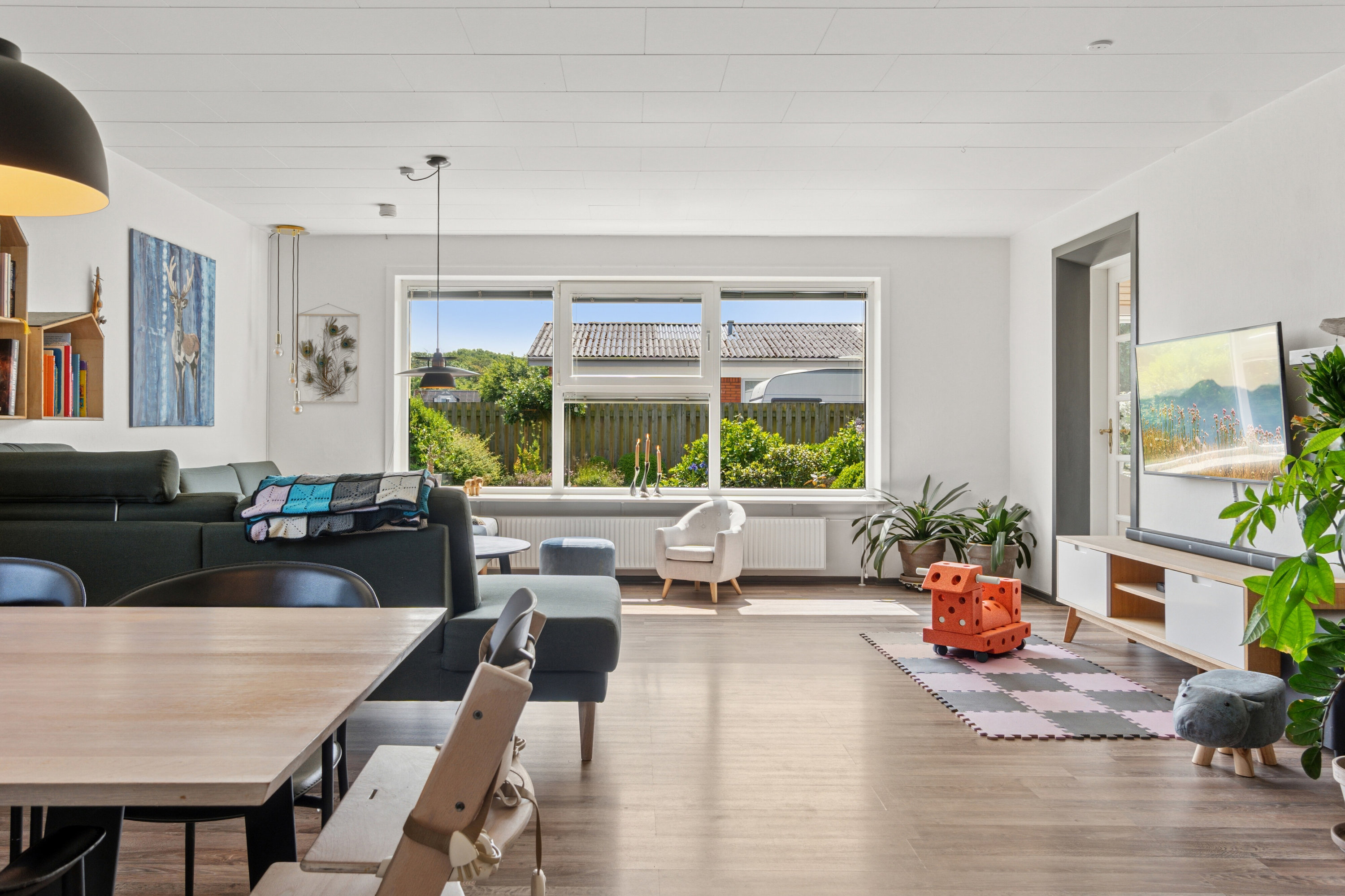 Fremhævet stue billede i fuldskærmstilstand. Billede af Niels Ebbesensvej 5, 7770 Vestervig