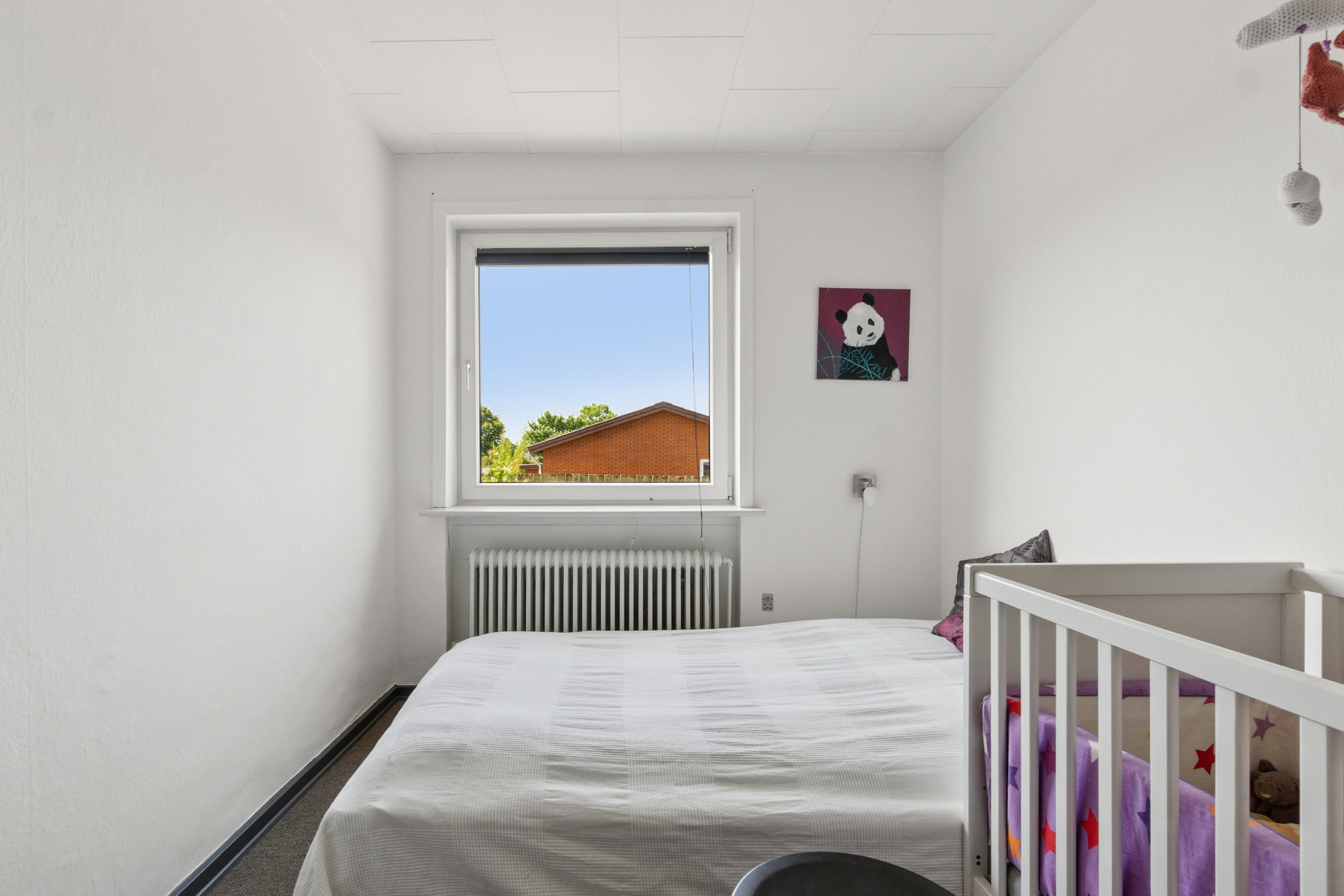 Fremhævet soveværelse billede i fuldskærmstilstand. Billede af Niels Ebbesensvej 5, 7770 Vestervig