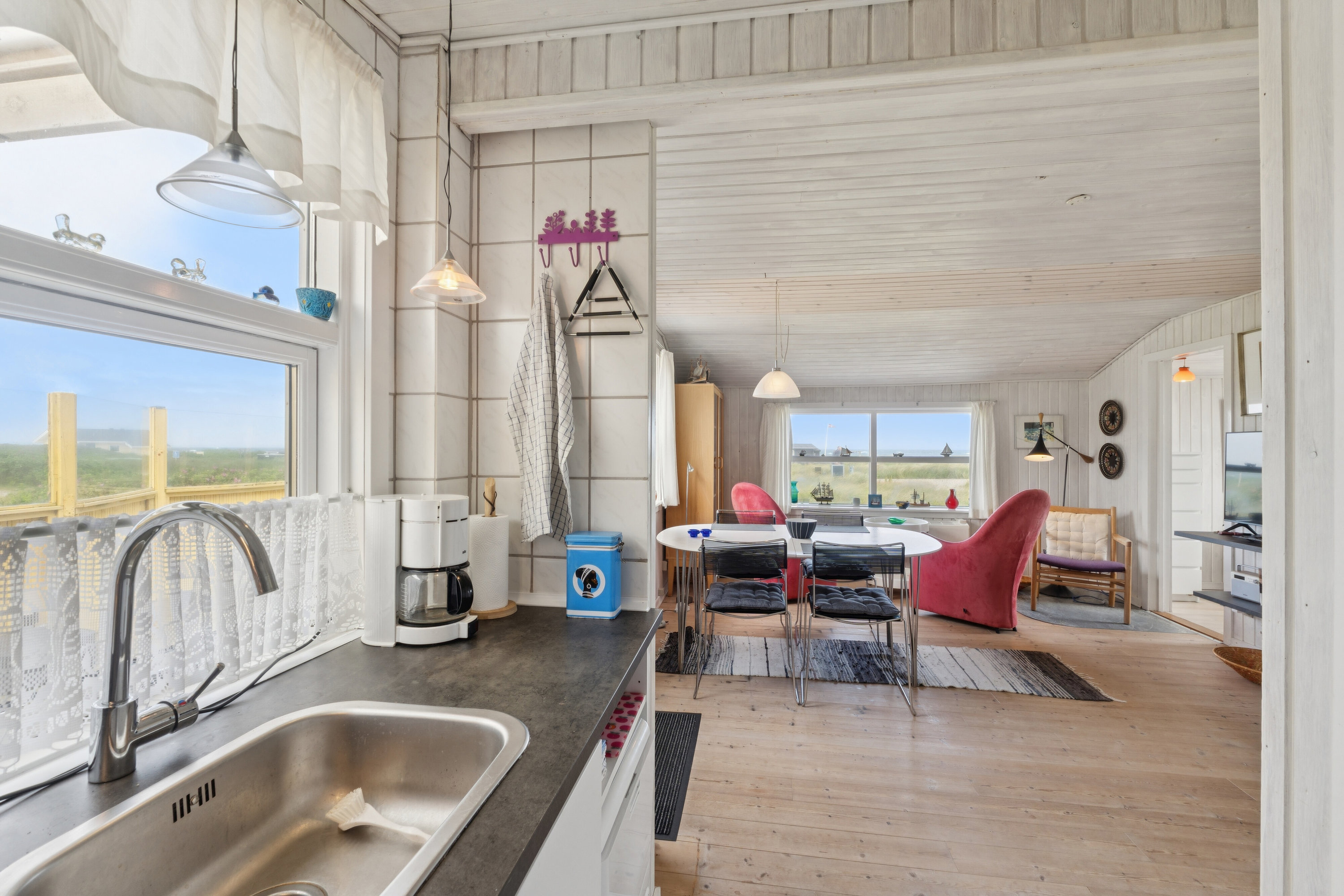 Fremhævet stue billede i fuldskærmstilstand. Billede af Ved Stranden 25, Skal Klit, 9800 Hjørring