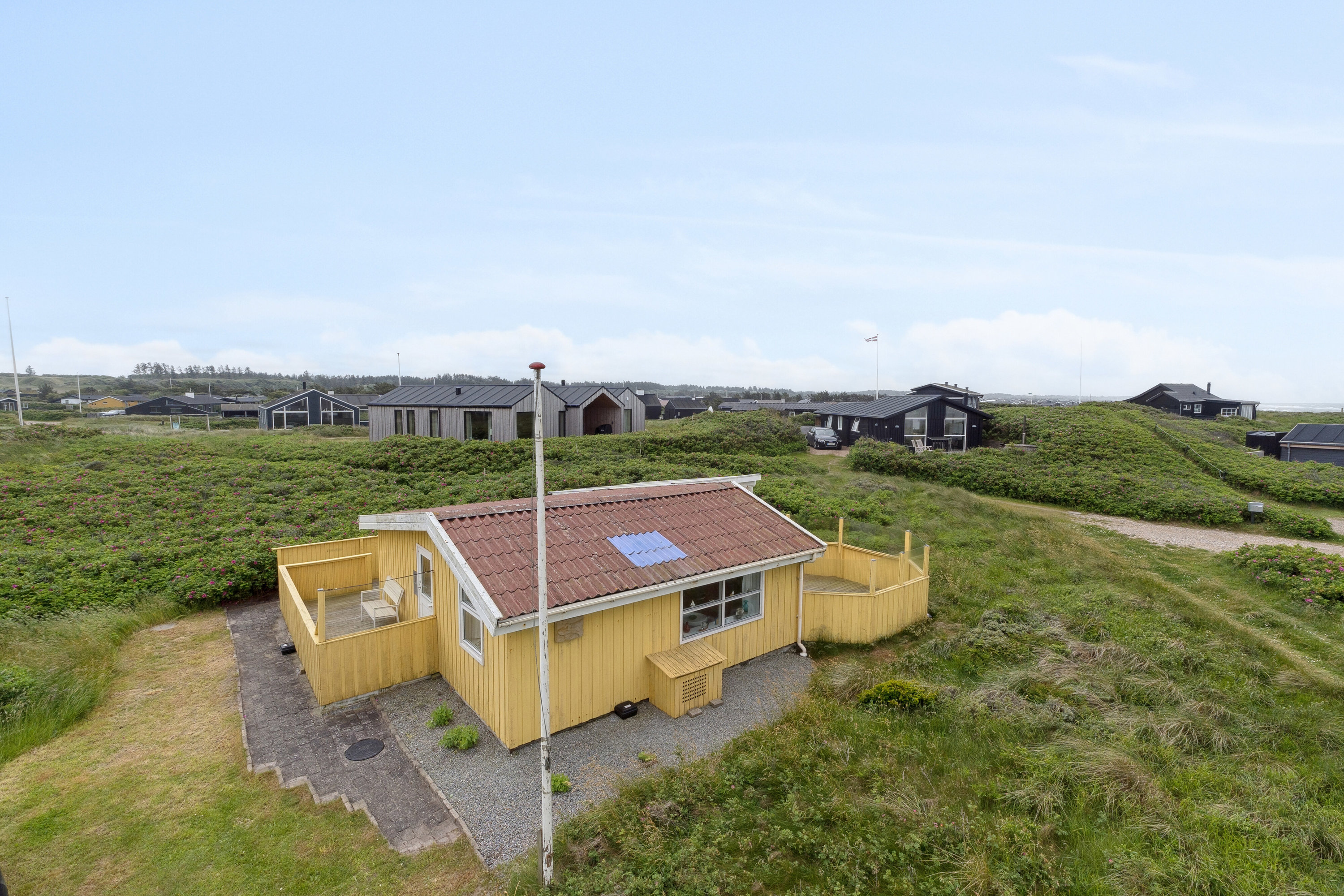Miniaturebillede 2: ejendommen. Billede af Ved Stranden 25, Skal Klit, 9800 Hjørring