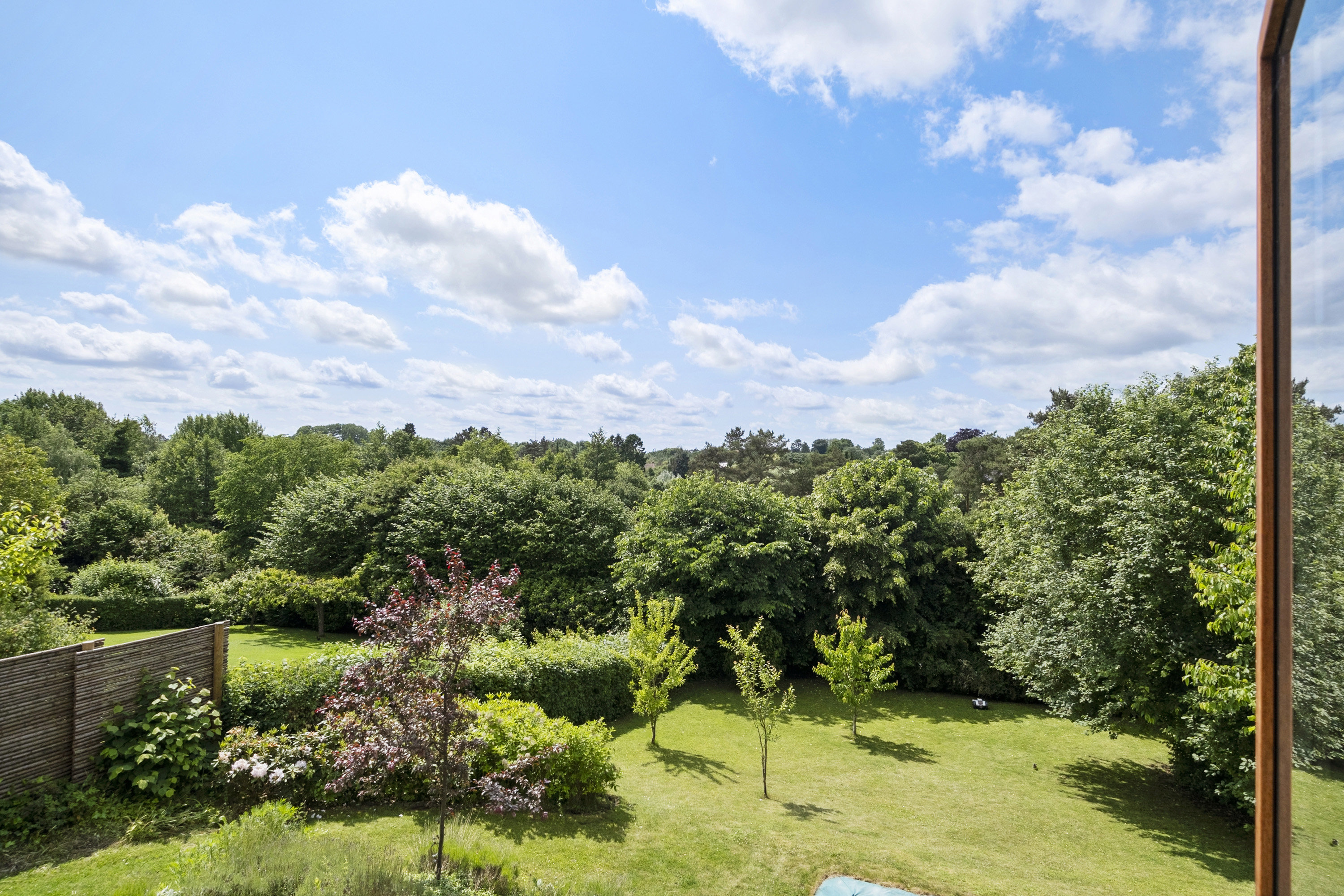 Fremhævet have billede i fuldskærmstilstand. Billede af Skovvej 61, 2820 Gentofte