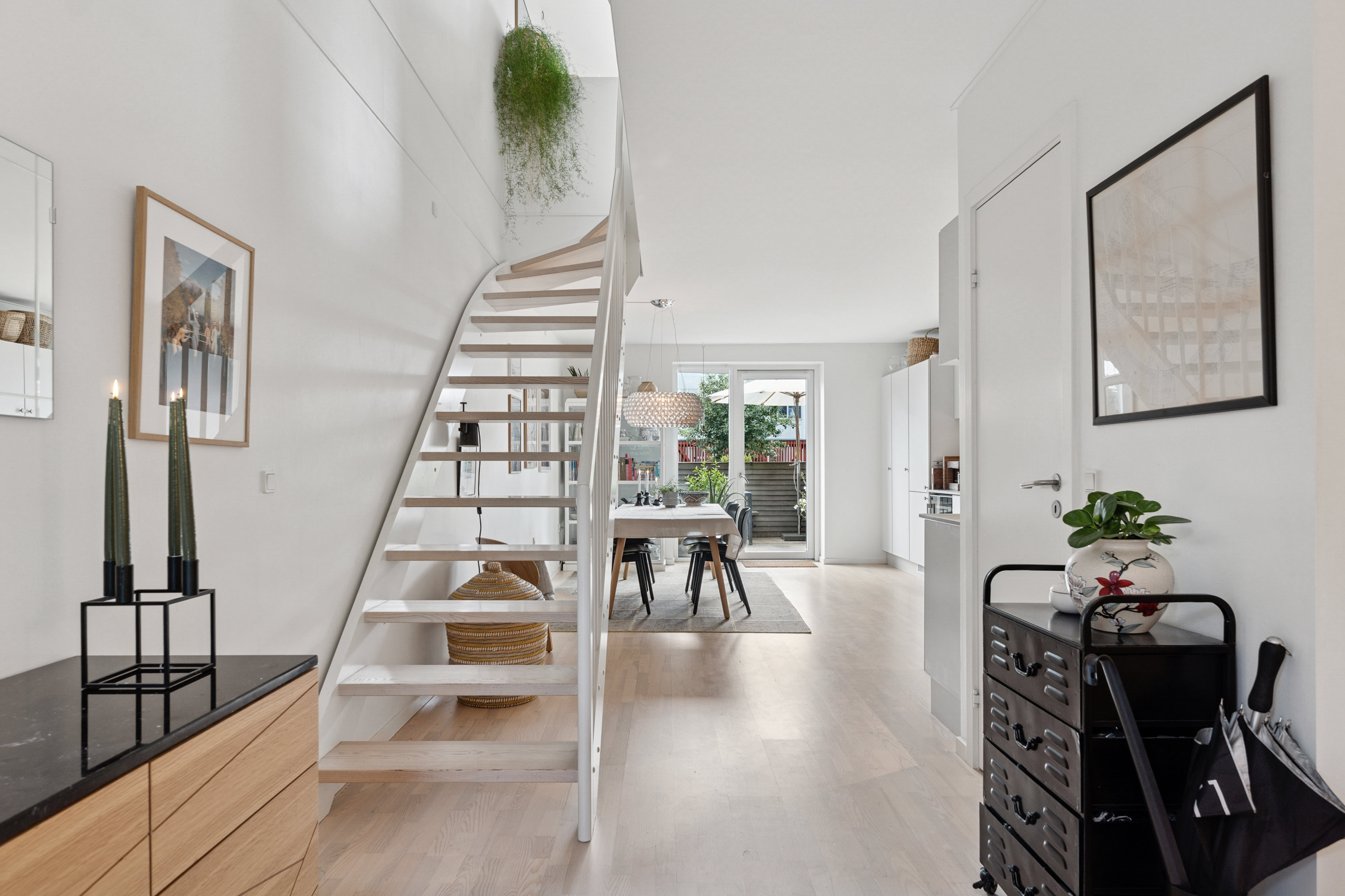 Fremhævet stue billede i fuldskærmstilstand. Billede af Luftmarinegade 32, 1432 København K