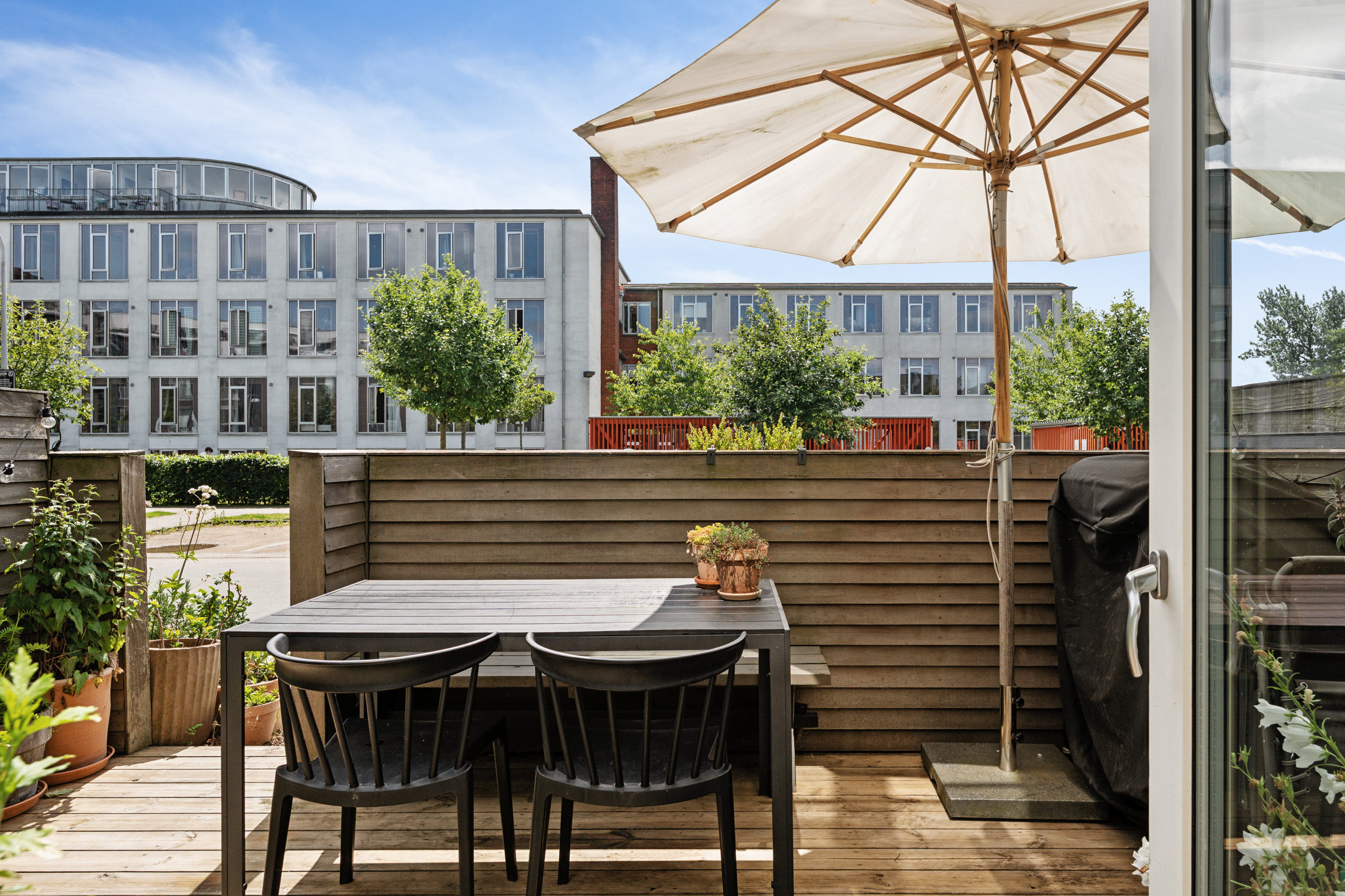 Fremhævet terrasse billede i fuldskærmstilstand. Billede af Luftmarinegade 32, 1432 København K