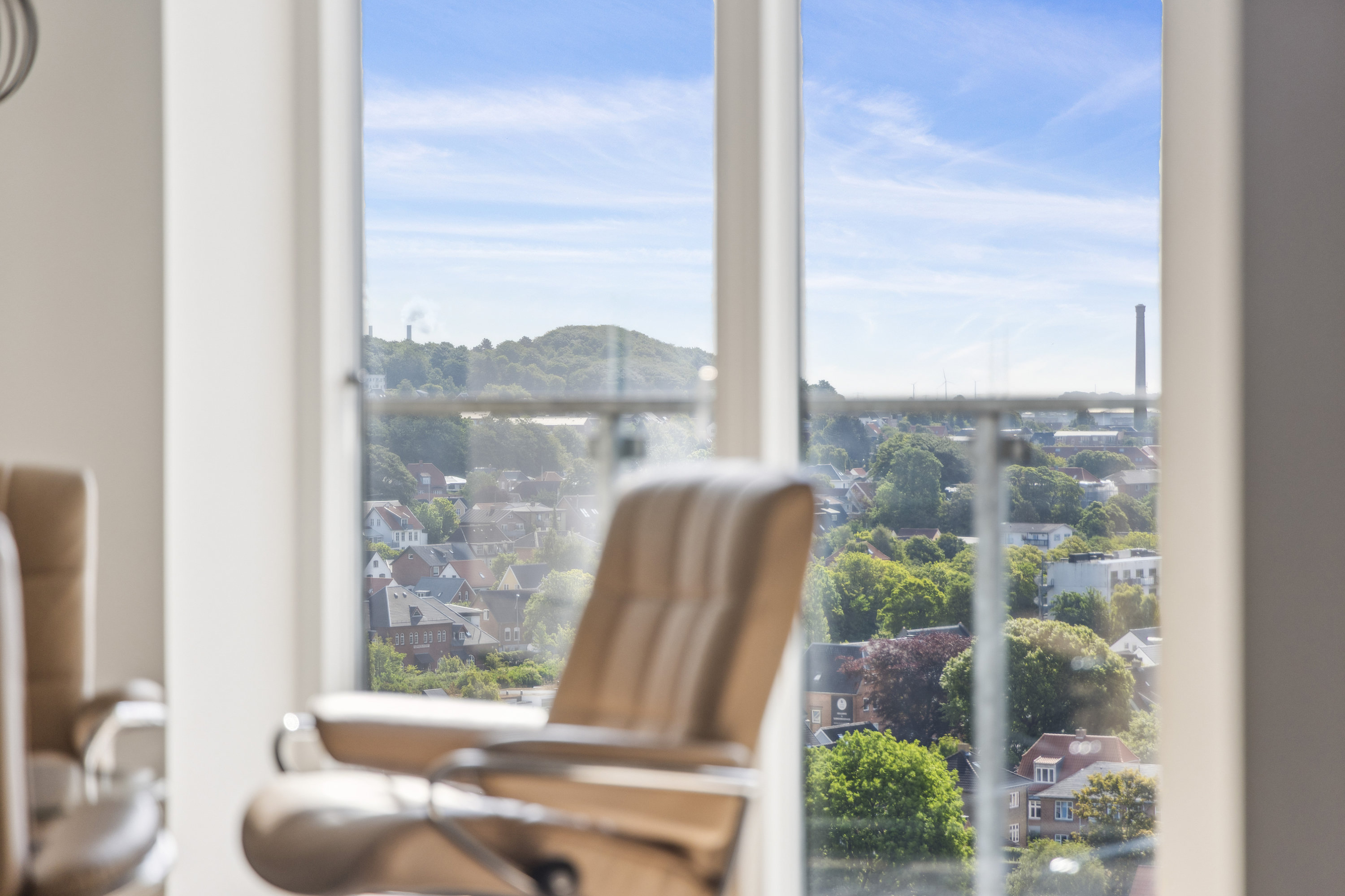 Fremhævet stue billede i fuldskærmstilstand. Billede af Julius Posselts Vej 3A, 13. 6., 9400 Nørresundby