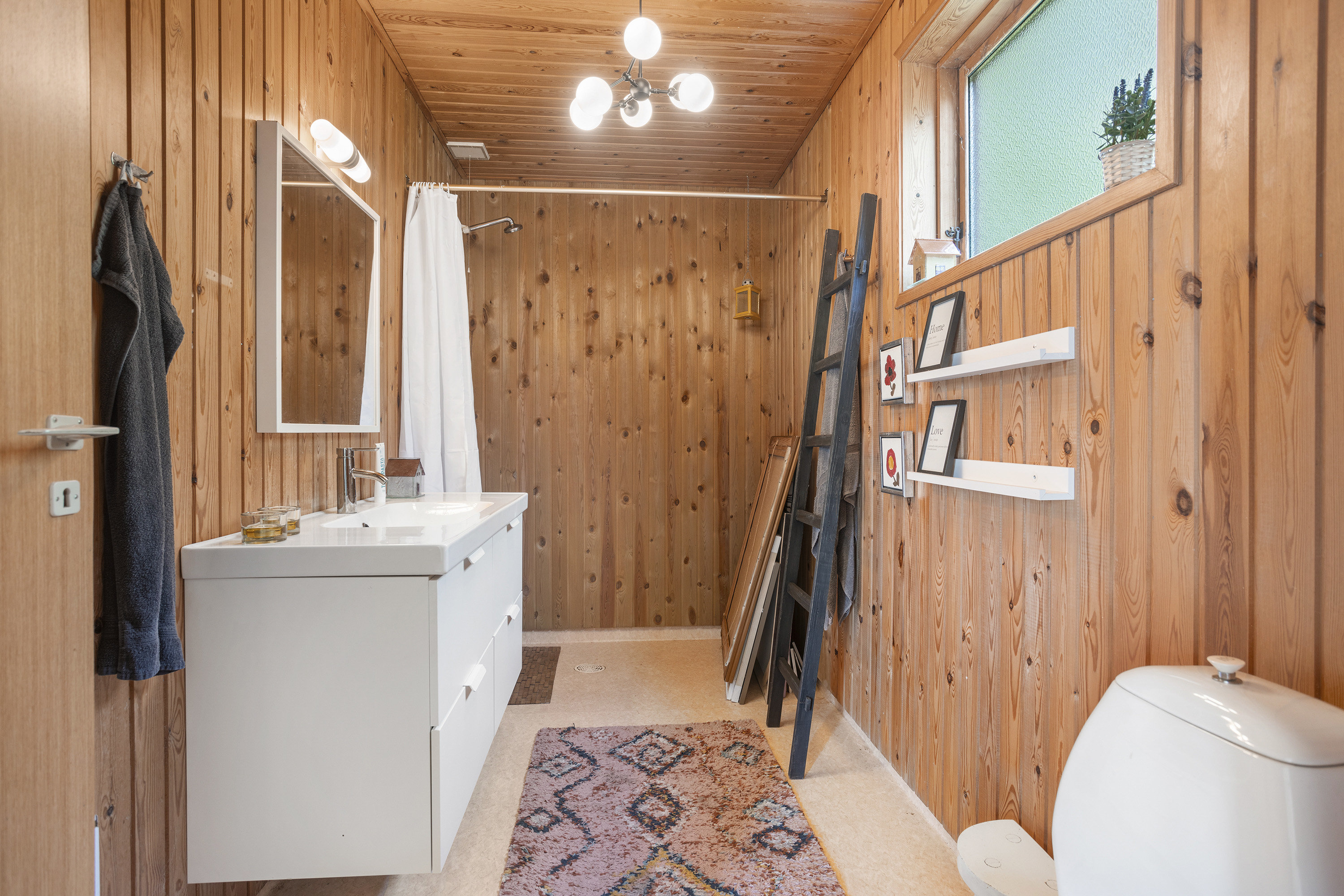 Fremhævet badeværelse billede i fuldskærmstilstand. Billede af Sandenvej 1, Lyngså, 9300 Sæby