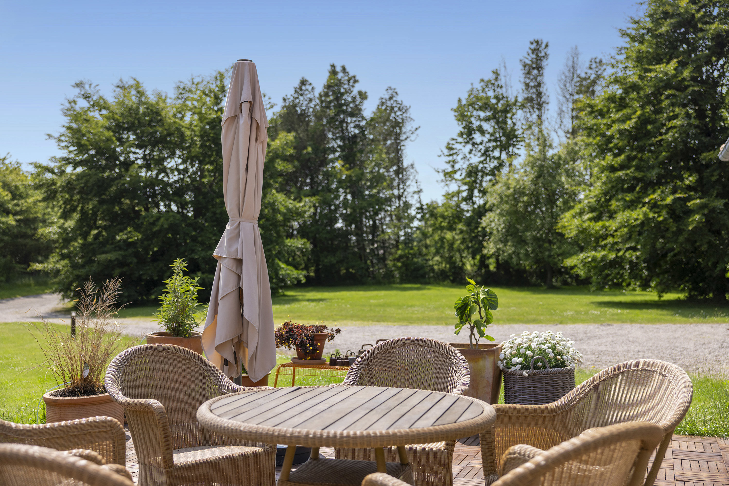 Fremhævet terrasse billede i fuldskærmstilstand. Billede af Sandenvej 1, Lyngså, 9300 Sæby