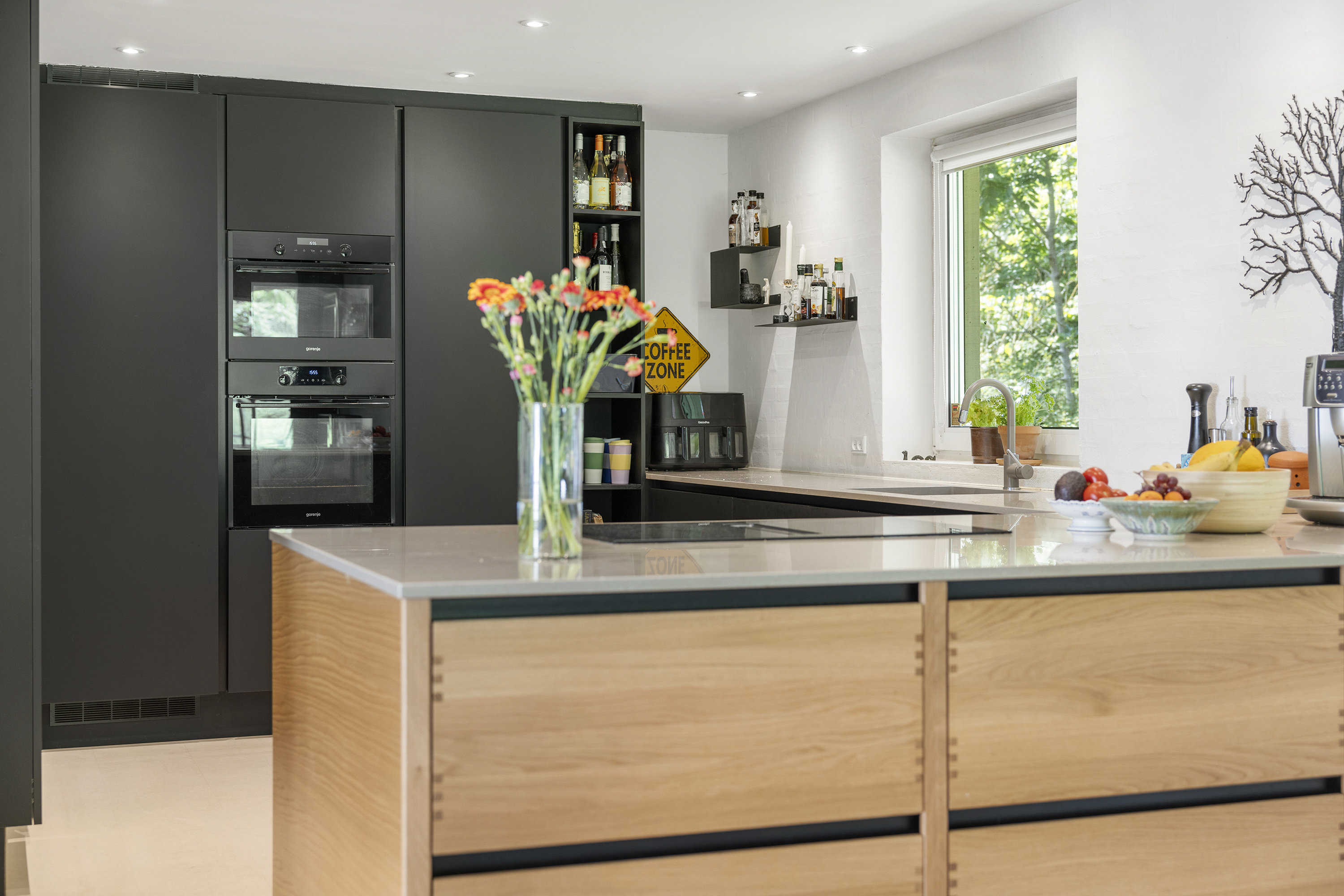 Fremhævet køkken alrum billede i fuldskærmstilstand. Billede af Sandenvej 1, Lyngså, 9300 Sæby