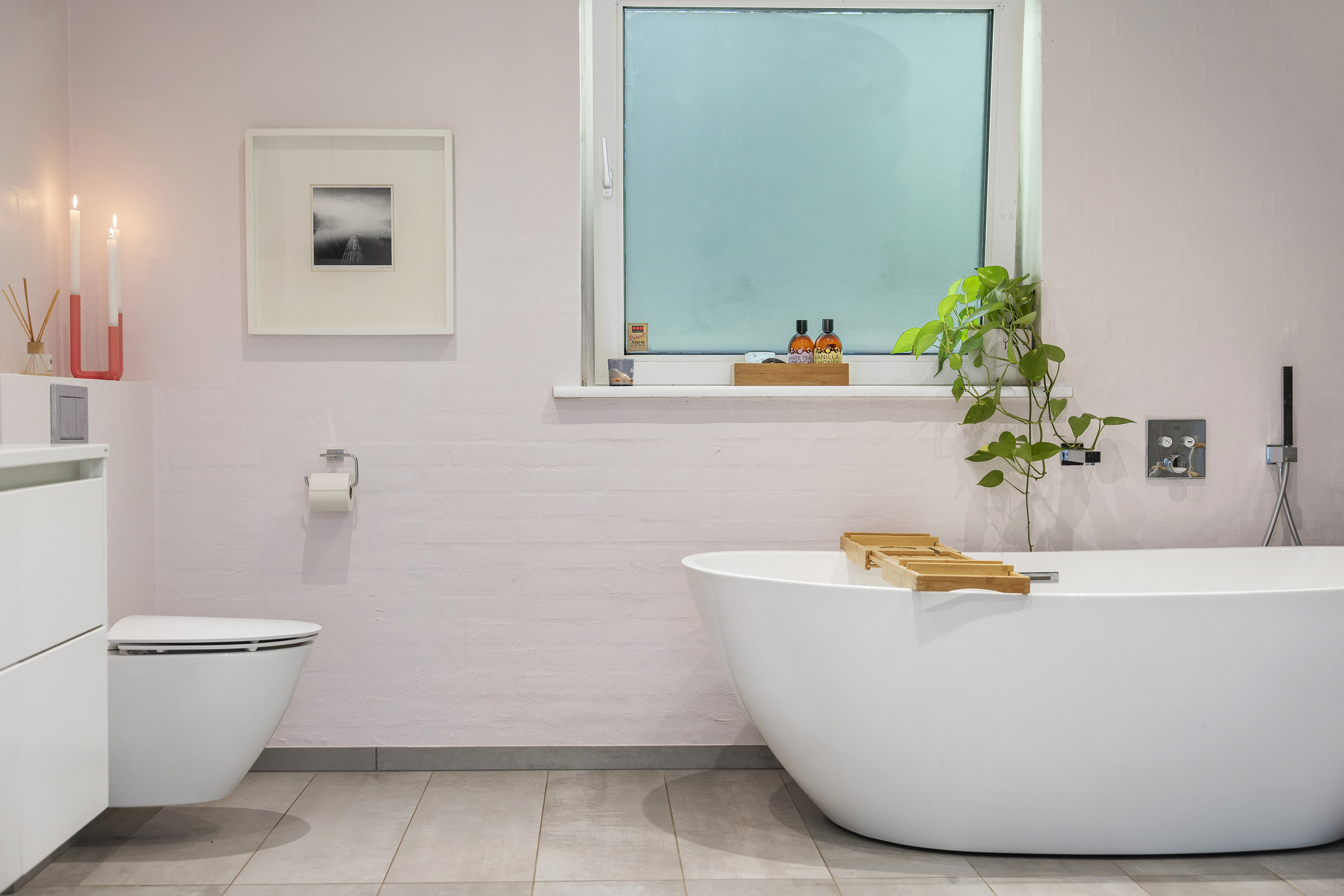 Fremhævet badeværelse billede i fuldskærmstilstand. Billede af Sandenvej 1, Lyngså, 9300 Sæby