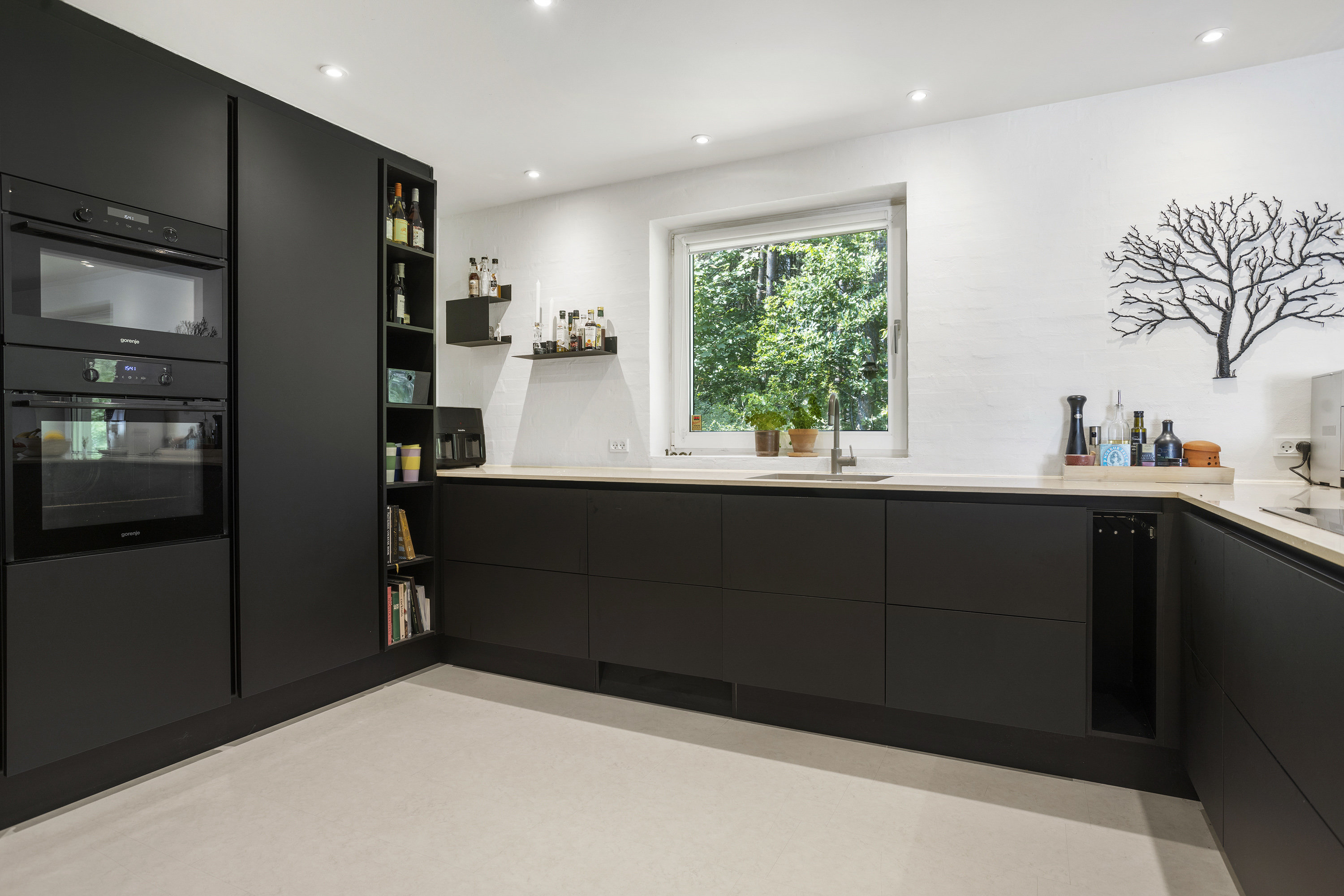 Fremhævet køkken alrum billede i fuldskærmstilstand. Billede af Sandenvej 1, Lyngså, 9300 Sæby