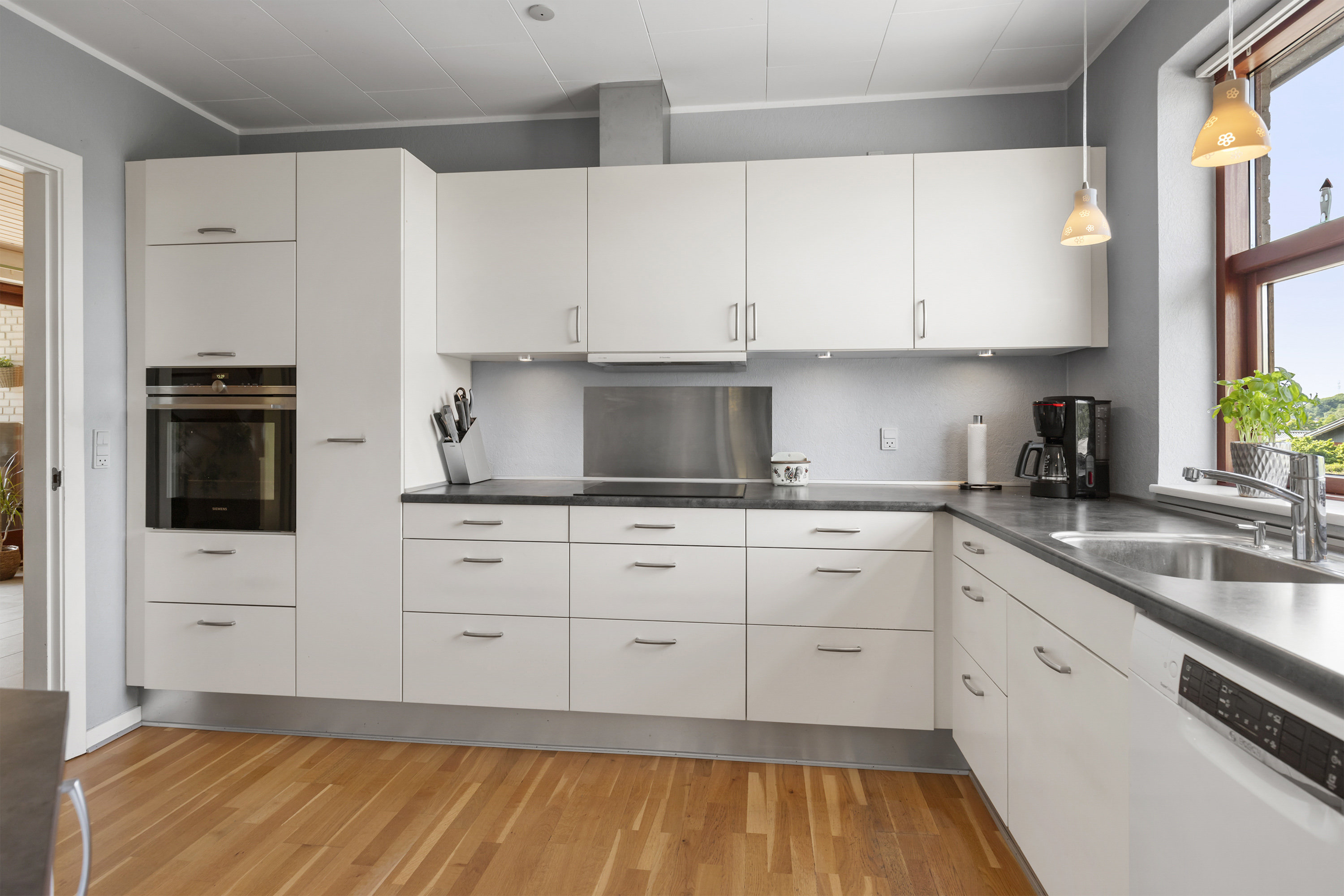 Fremhævet køkken billede i fuldskærmstilstand. Billede af Dr. Margrethes Vej 27, 9600 Aars