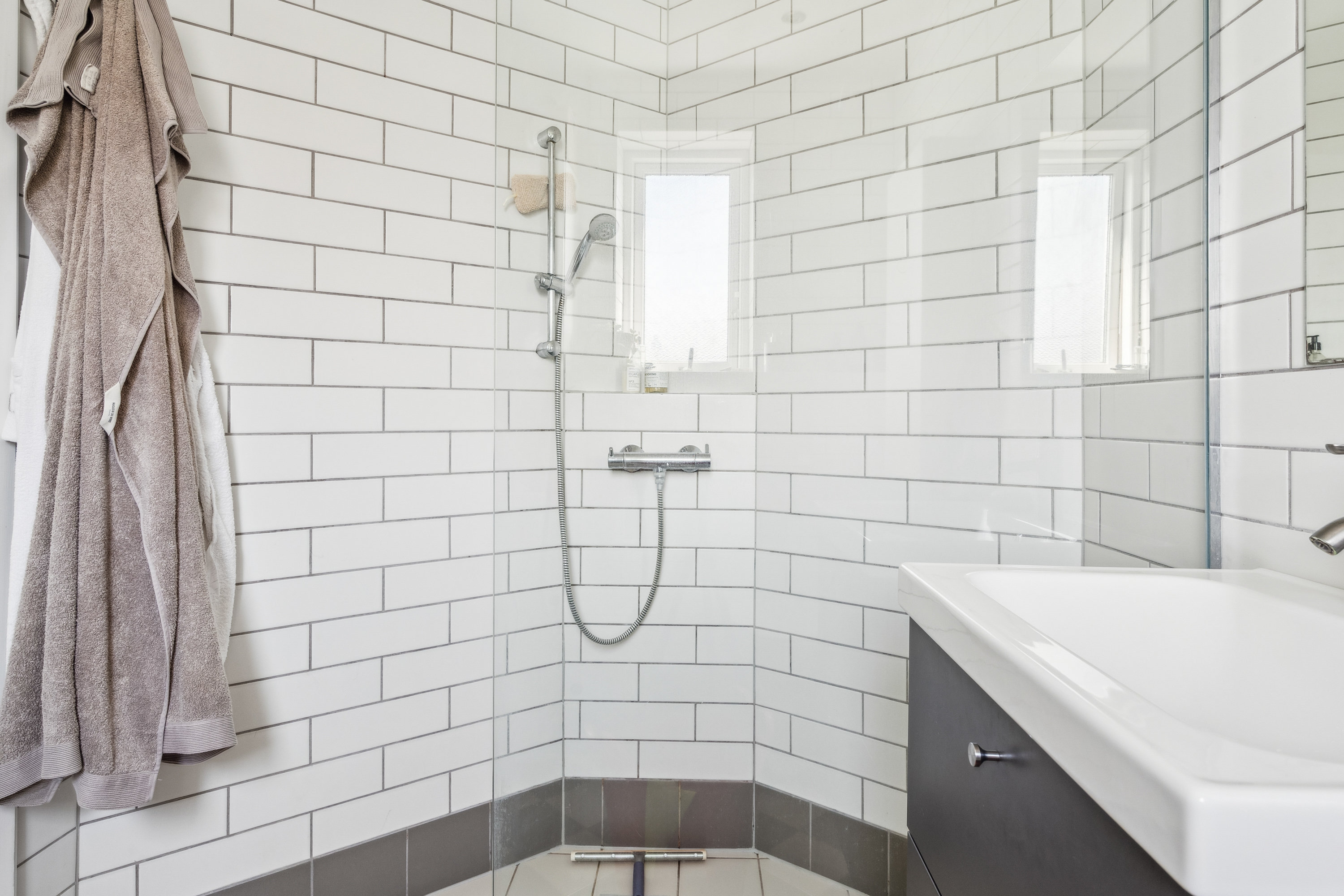 Fremhævet badeværelse billede i fuldskærmstilstand. Billede af Chr. Richardts Vej 4, 8000 Aarhus C