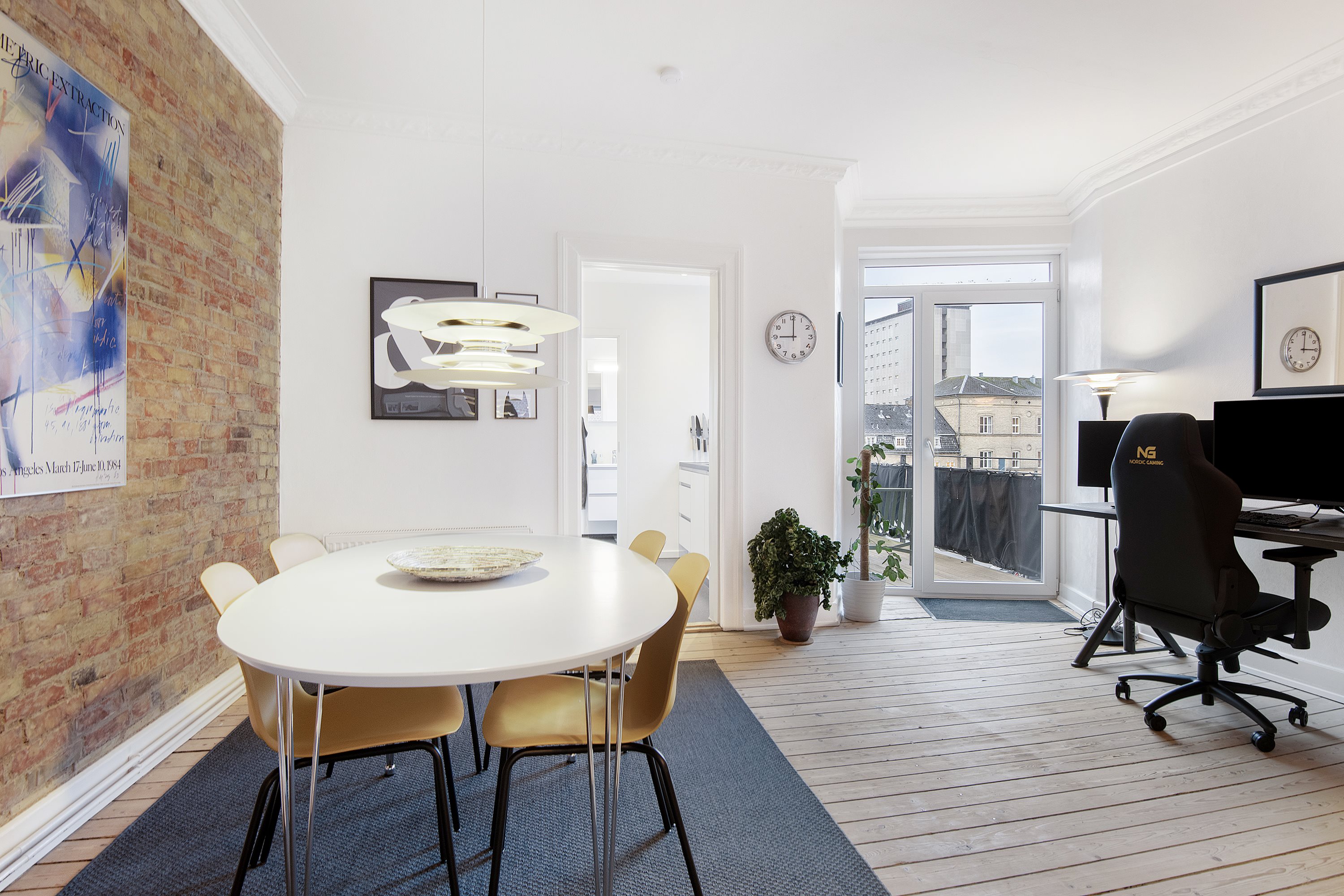 Fremhævet stue billede i fuldskærmstilstand. Billede af Reberbansgade 3, 2., 9000 Aalborg