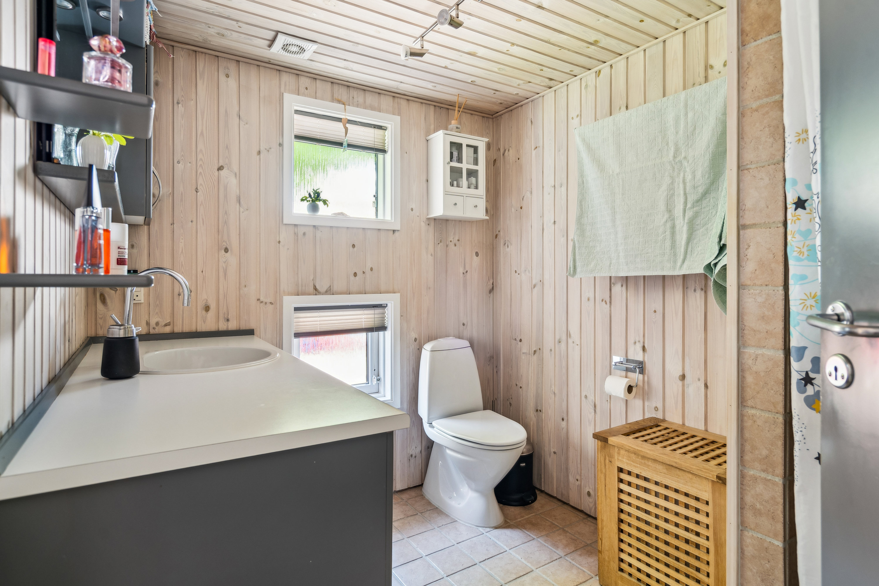 Fremhævet badeværelse billede i fuldskærmstilstand. Billede af Perlevej 2, Bunken, 9982 Ålbæk