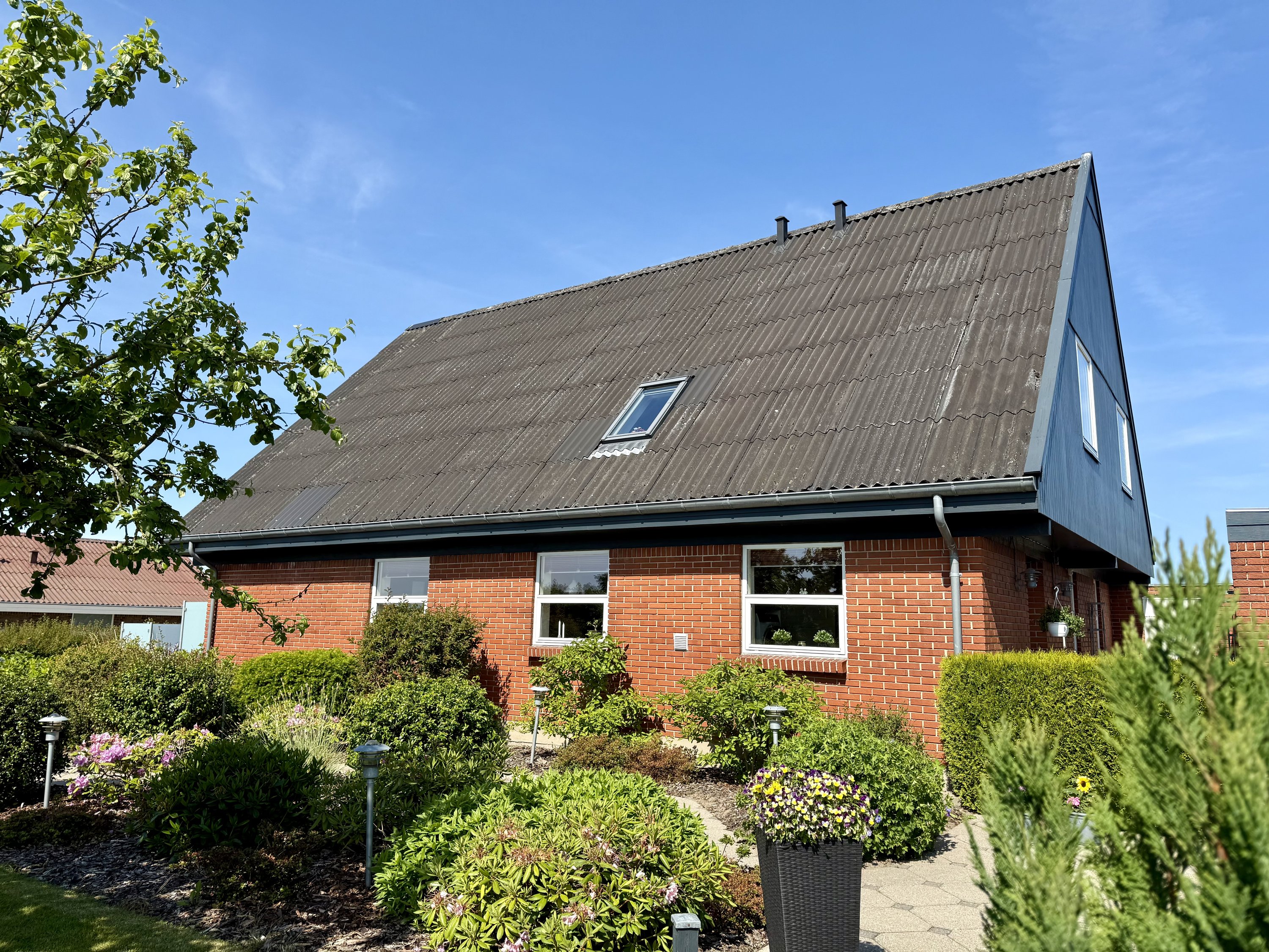 Fremhævet facade billede i fuldskærmstilstand. Billede af Tranekær 48, Vester Hassing, 9310 Vodskov