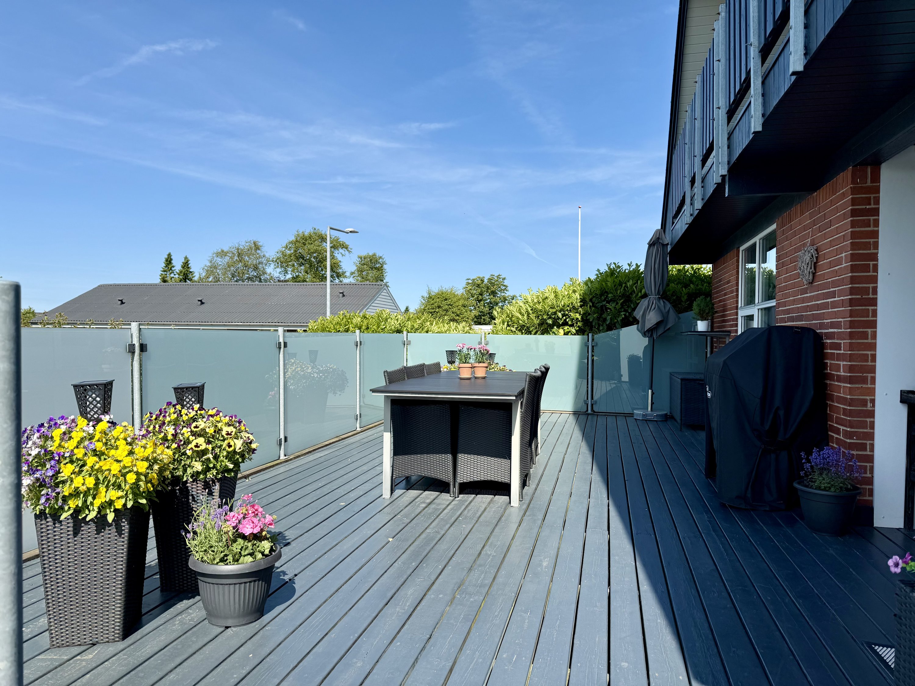 Fremhævet terrasse billede i fuldskærmstilstand. Billede af Tranekær 48, Vester Hassing, 9310 Vodskov