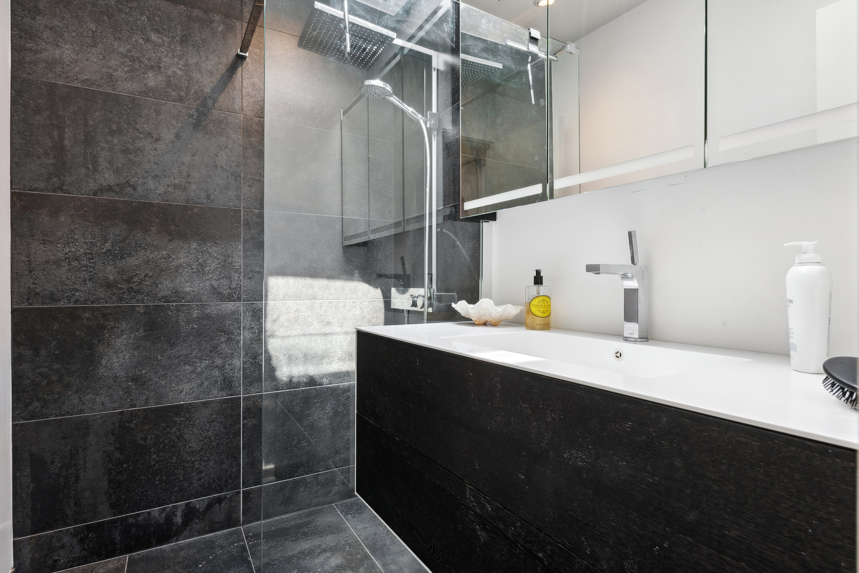 Fremhævet badeværelse billede i fuldskærmstilstand. Billede af Vogtervej 4, 3060 Espergærde