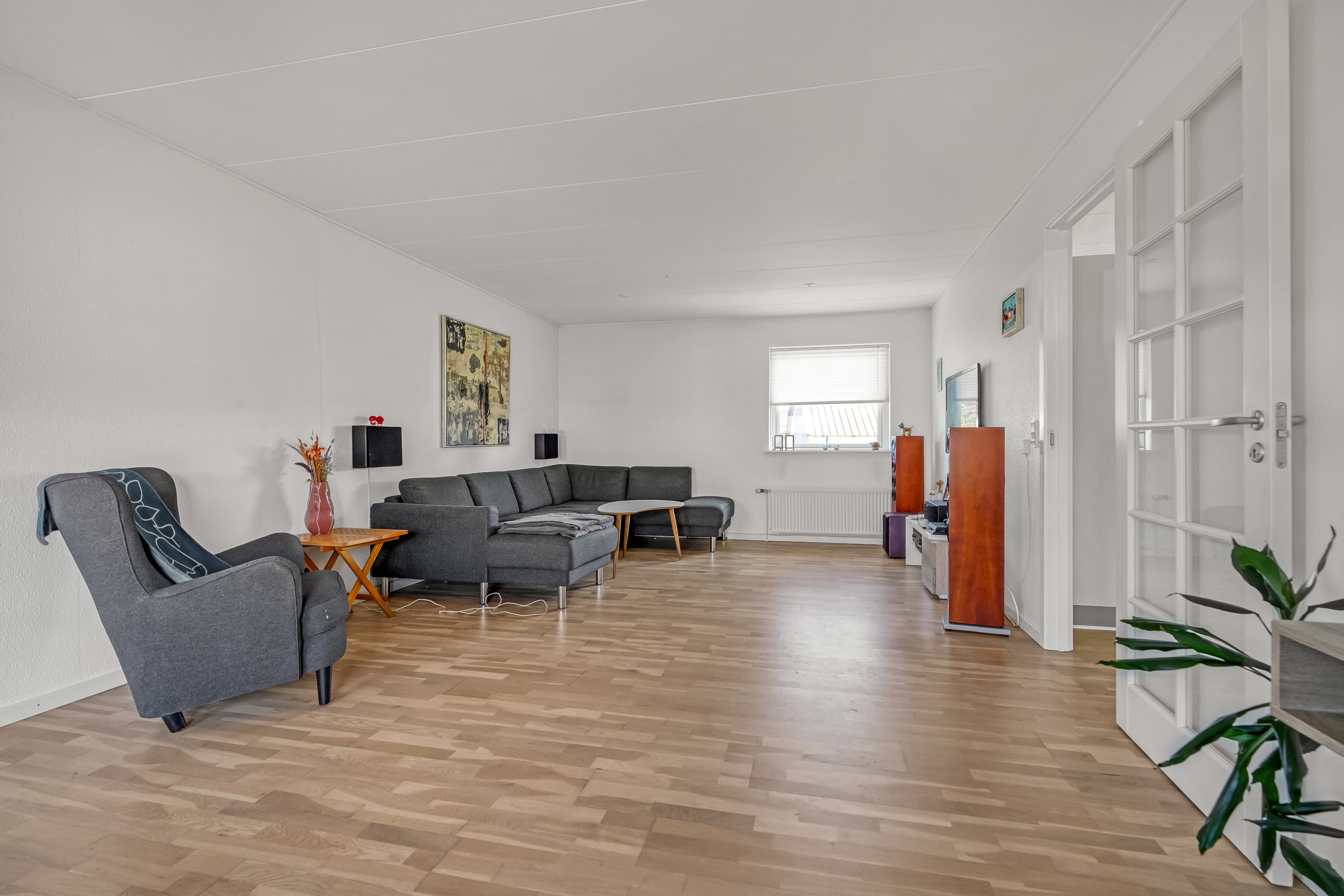 Fremhævet stue billede i fuldskærmstilstand. Billede af Hybenvej 45, 8763 Rask Mølle