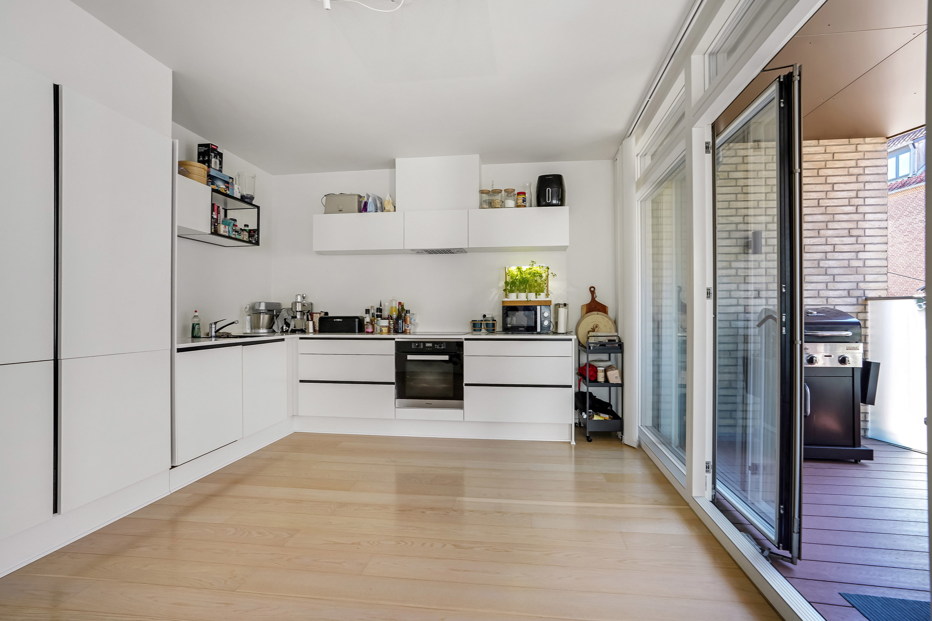 Fremhævet køkken billede i fuldskærmstilstand. Billede af Carl Nielsens Kvarter 17, 1. 1., 5000 Odense C