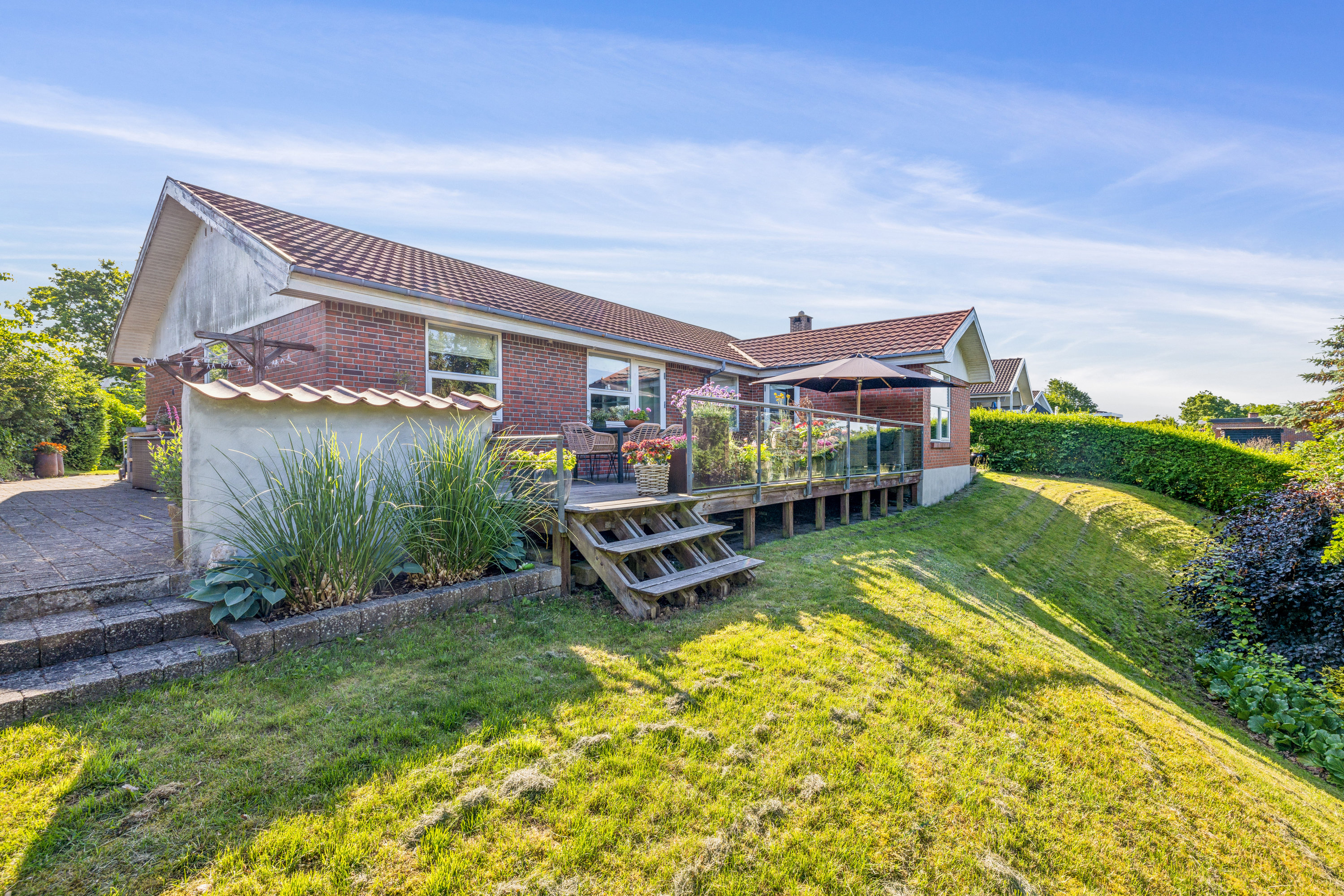 Fremhævet ejendom 1 billede i fuldskærmstilstand. Billede af Skrænten 9, 8961 Allingåbro