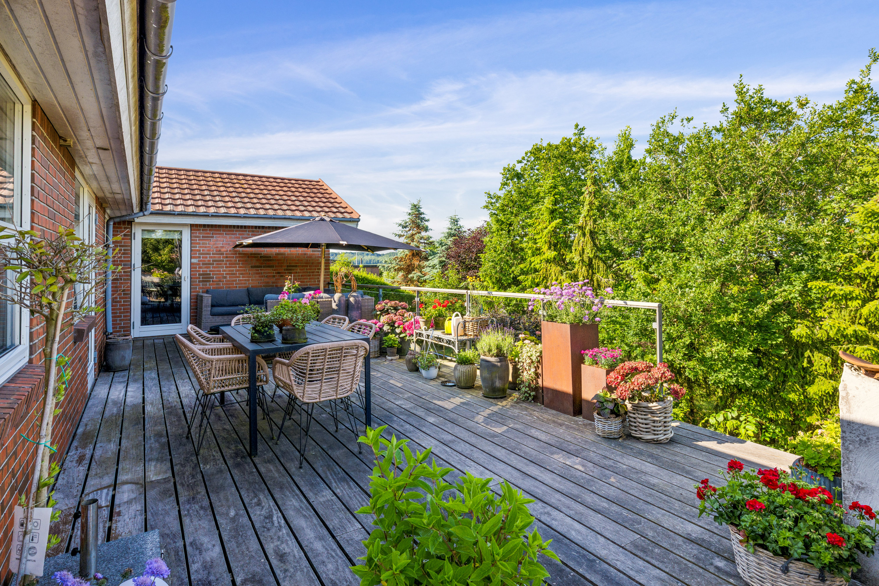 Fremhævet terrasse billede i fuldskærmstilstand. Billede af Skrænten 9, 8961 Allingåbro