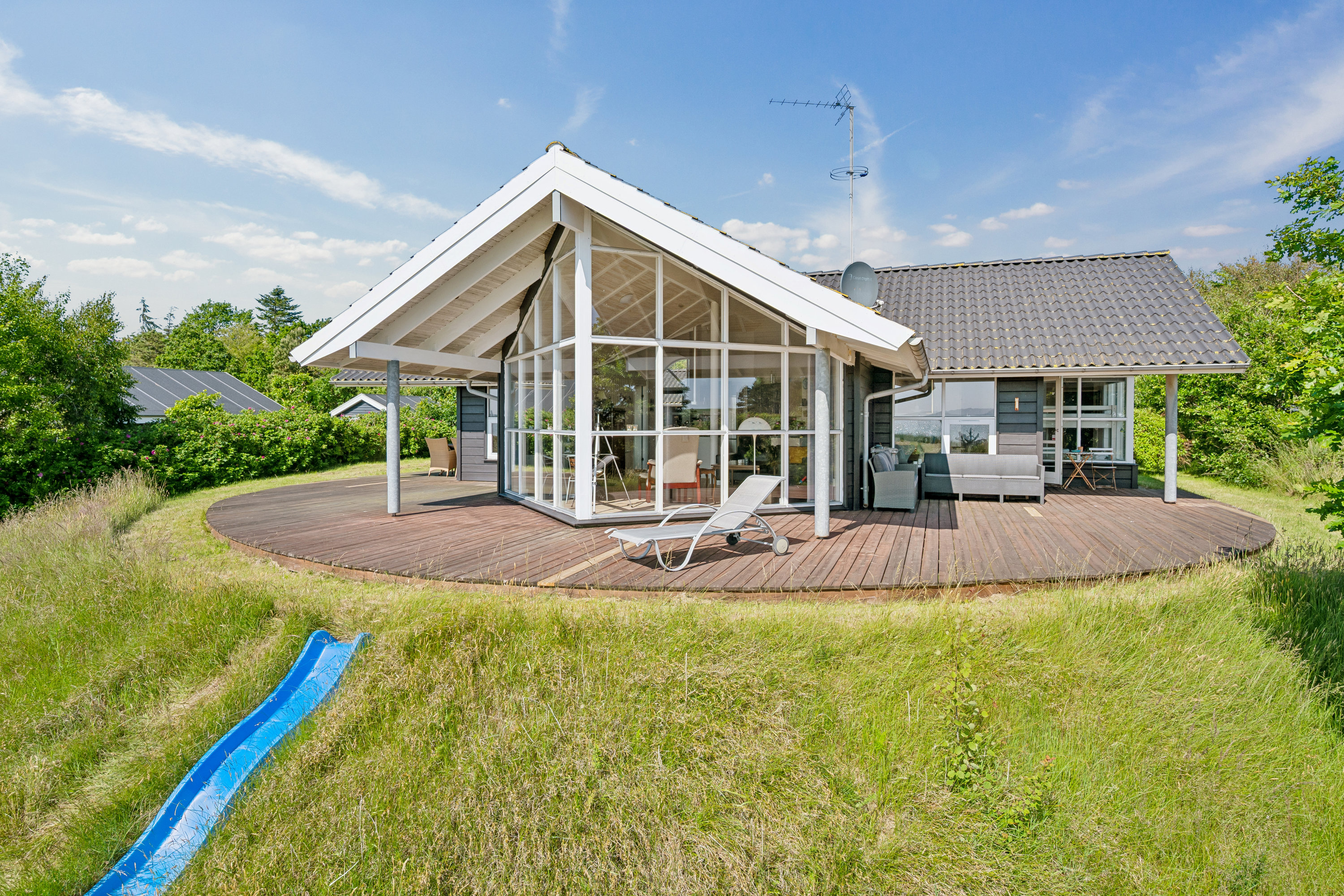 Fremhævet ejendom 1 billede i fuldskærmstilstand. Billede af Fyrrevej 23, Skødshoved Strand, 8420 Knebel