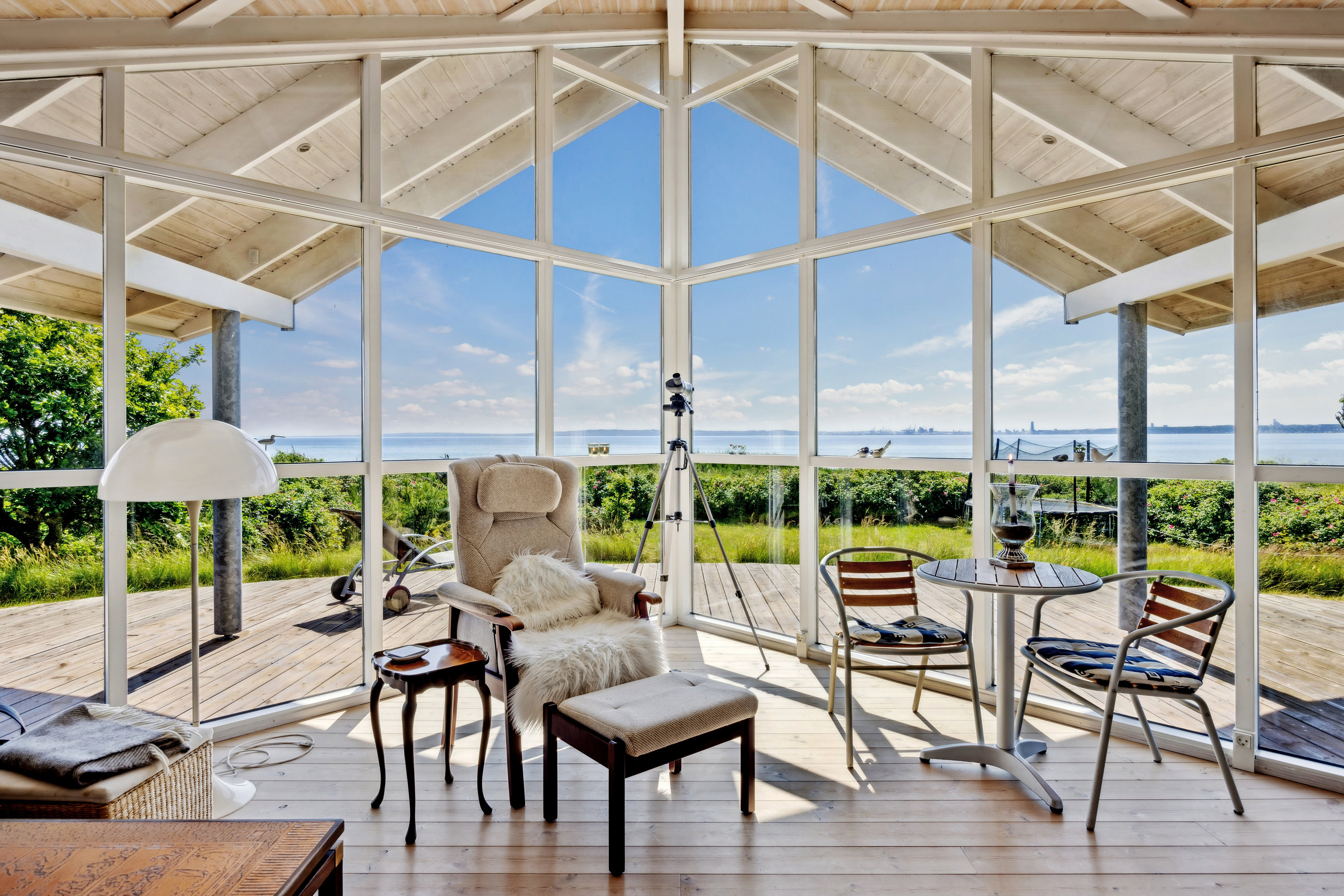 Fremhævet terrasse billede i fuldskærmstilstand. Billede af Fyrrevej 23, Skødshoved Strand, 8420 Knebel