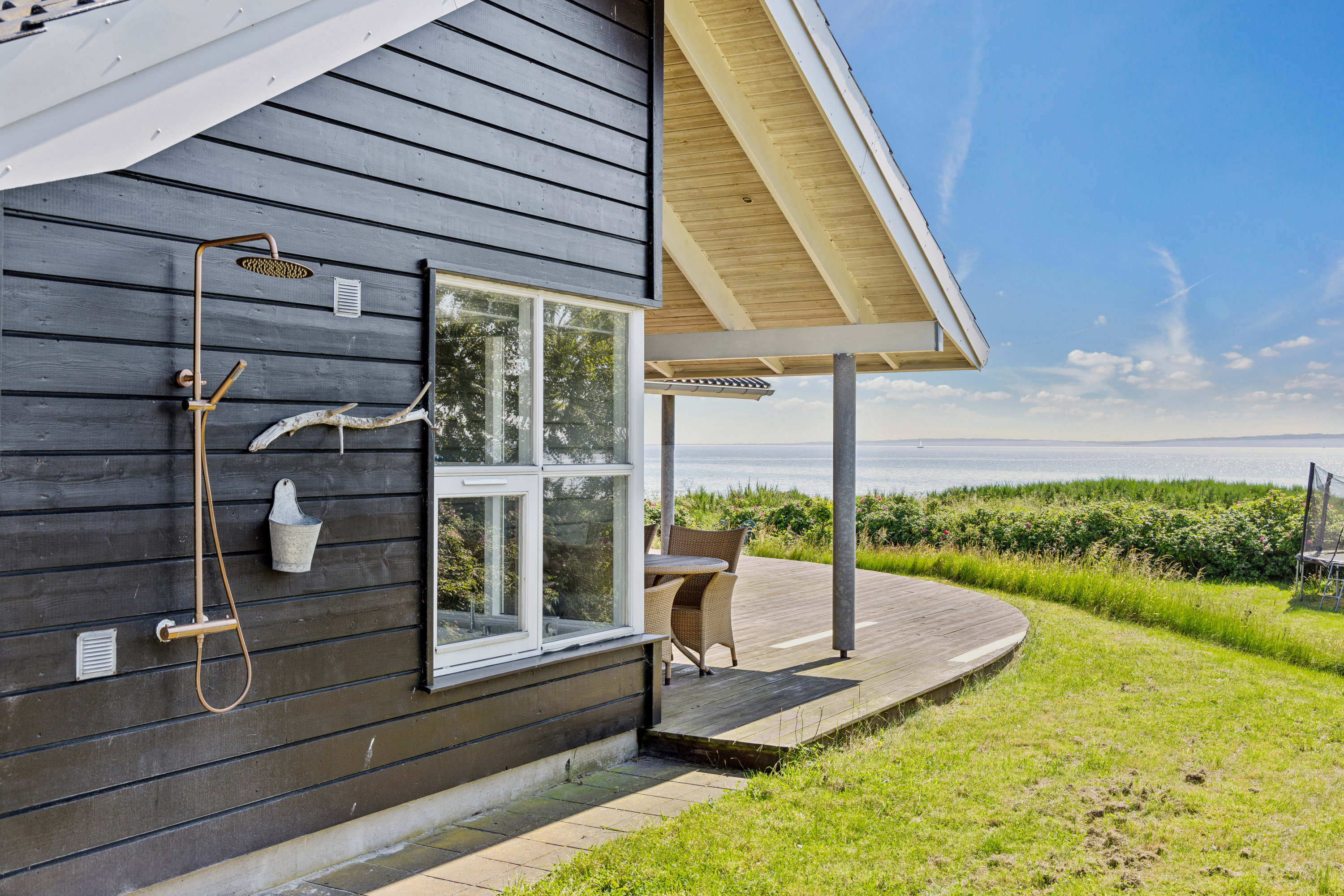 Fremhævet ejendom 1 billede i fuldskærmstilstand. Billede af Fyrrevej 23, Skødshoved Strand, 8420 Knebel