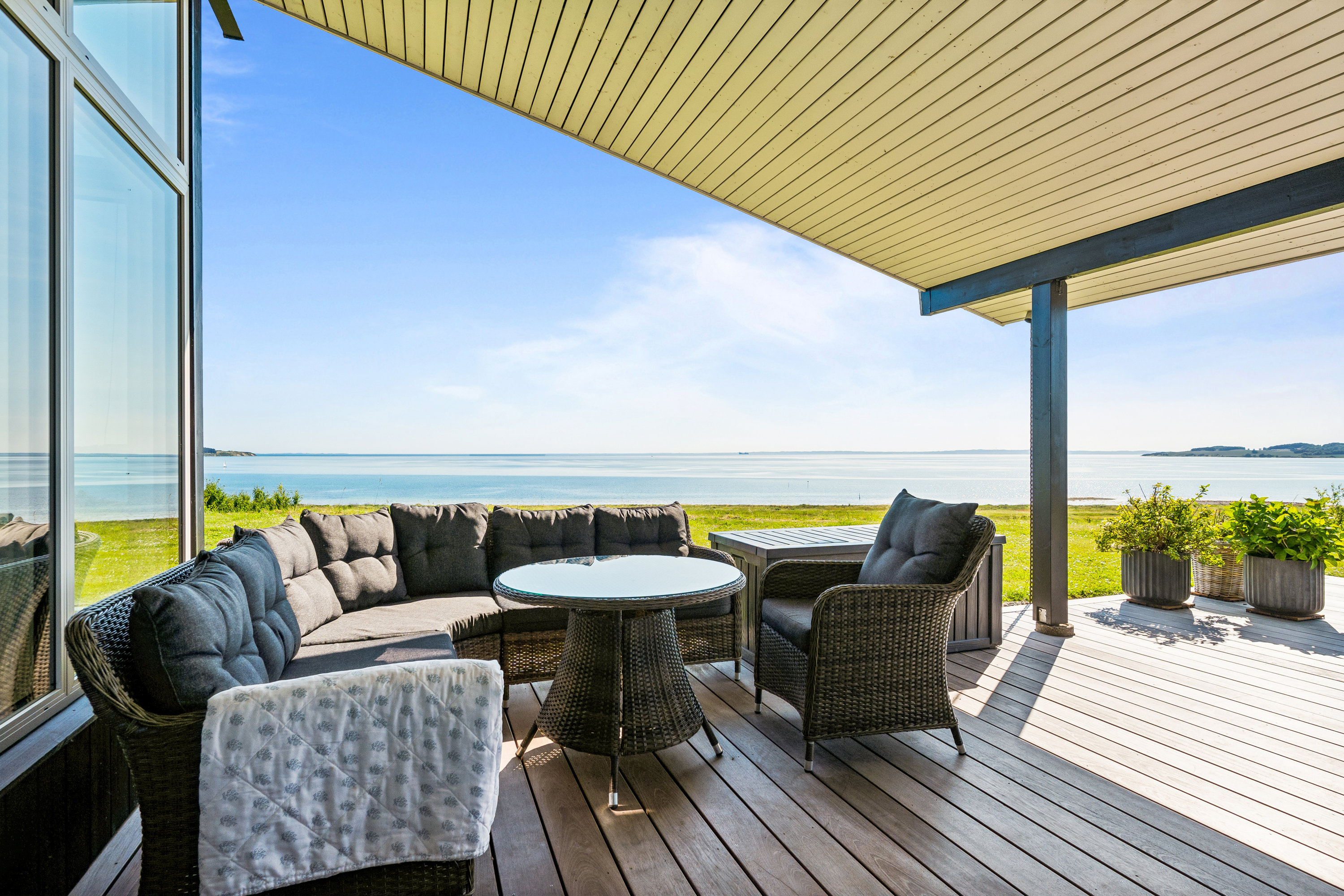 Miniaturebillede 2: terrasse. Billede af Skråningen 42, Strands, 8420 Knebel