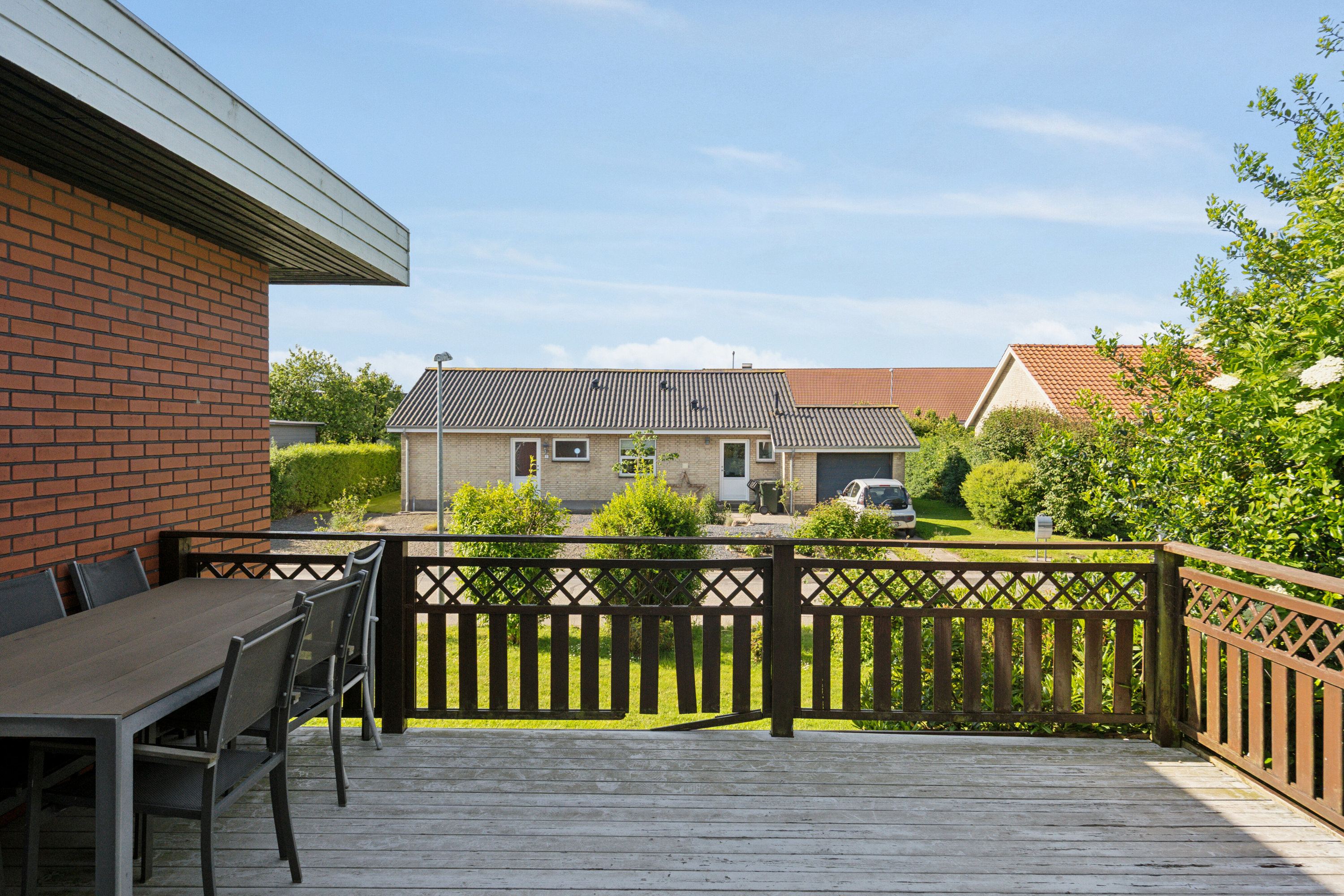 Fremhævet terrasse billede i fuldskærmstilstand. Billede af Lærkevænget 10, 8721 Daugård