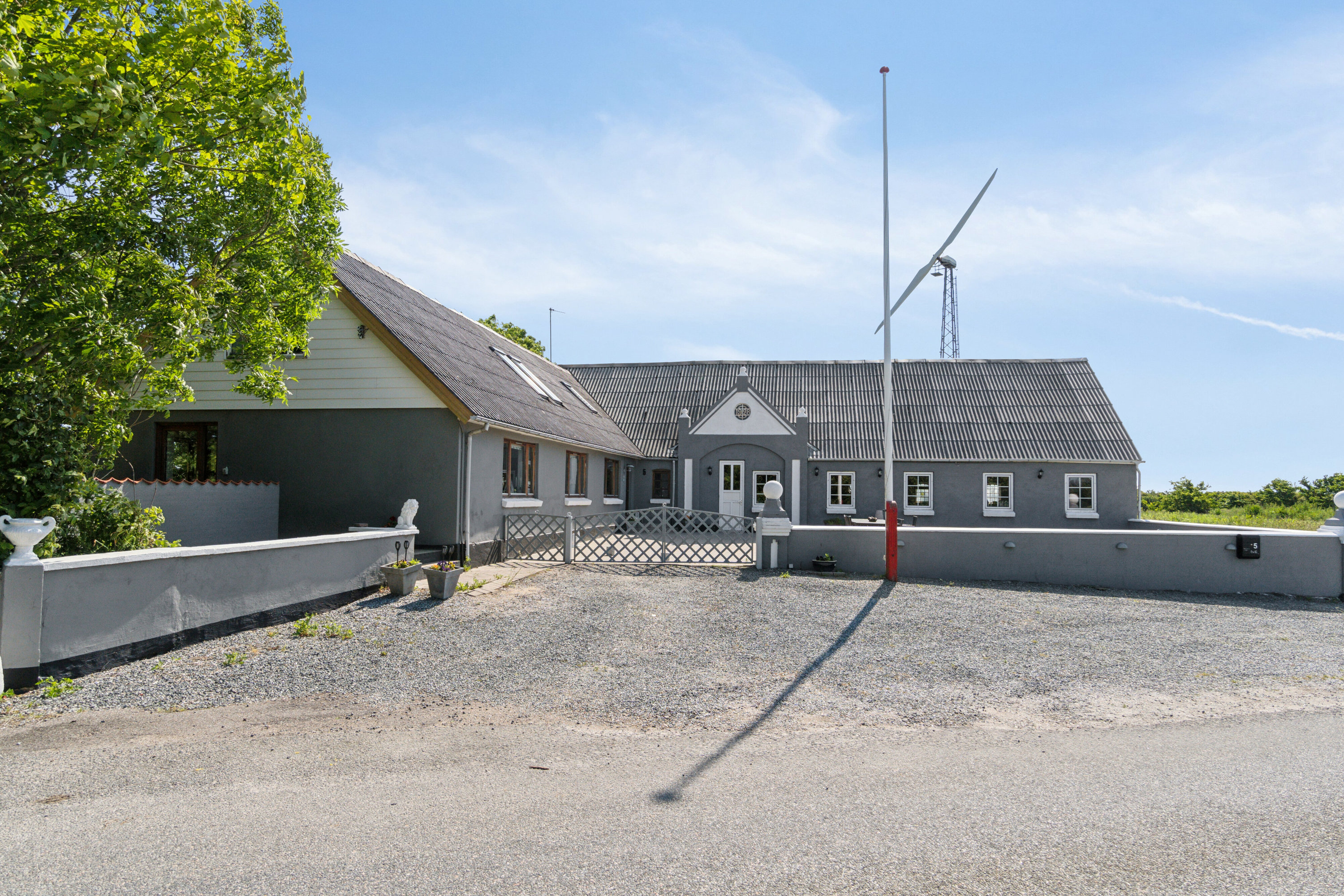 Fremhævet set fra vejen billede i fuldskærmstilstand. Billede af Flarupvej 5, 7760 Hurup Thy