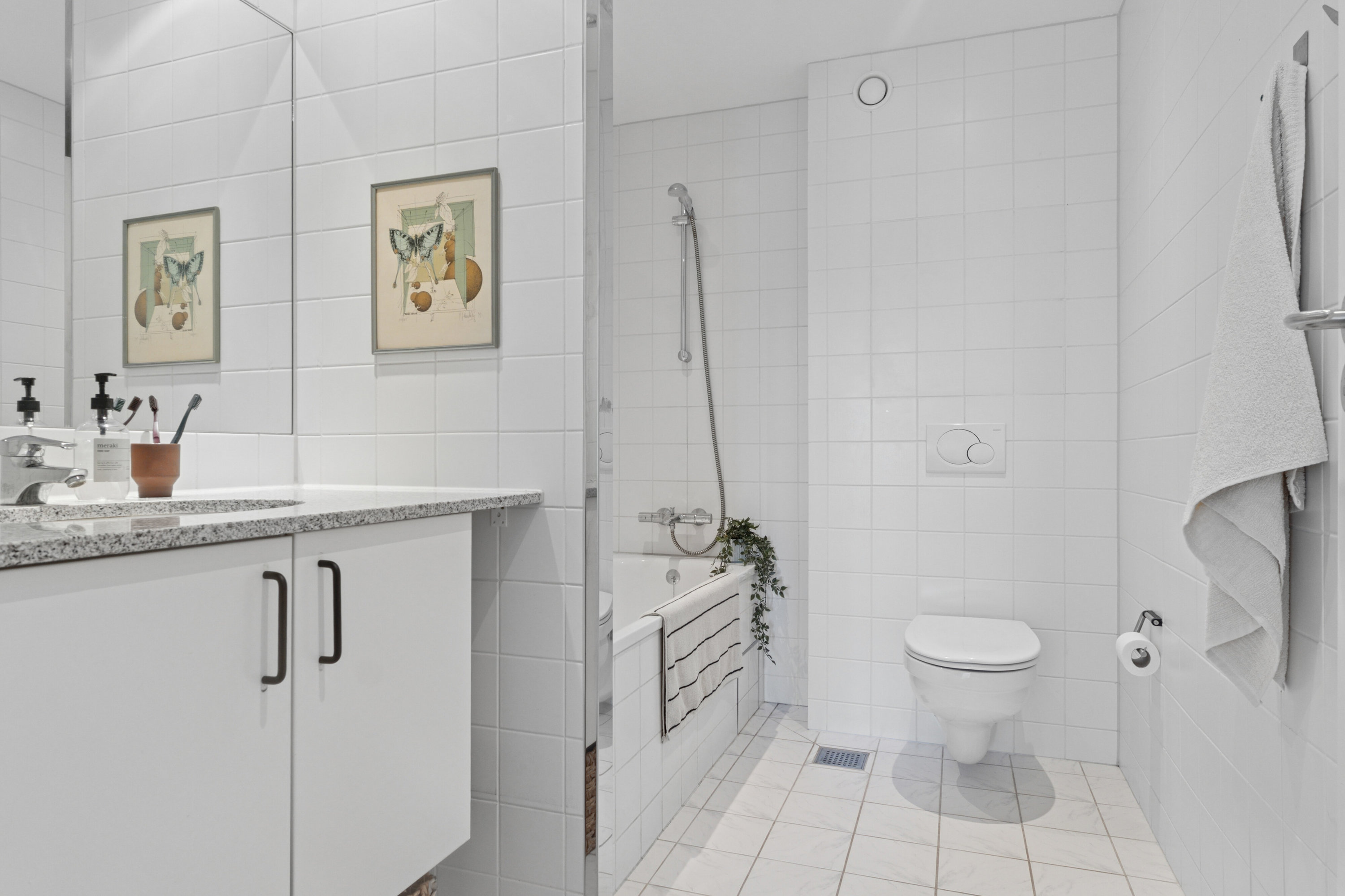 Fremhævet badeværelse billede i fuldskærmstilstand. Billede af Øresund Parkvej 5, 1. th., 2300 København S