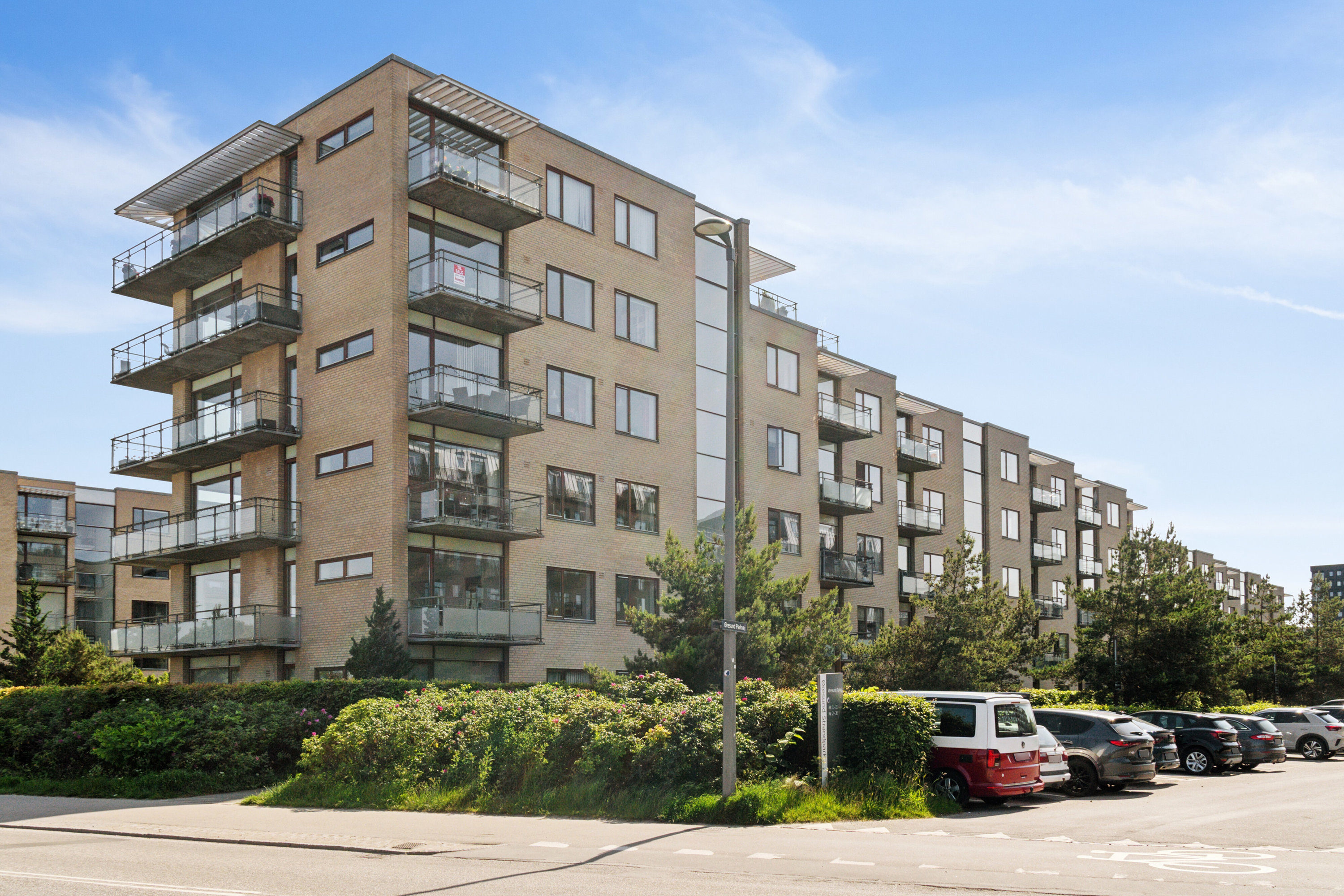 Fremhævet set fra vejen billede i fuldskærmstilstand. Billede af Øresund Parkvej 5, 1. th., 2300 København S