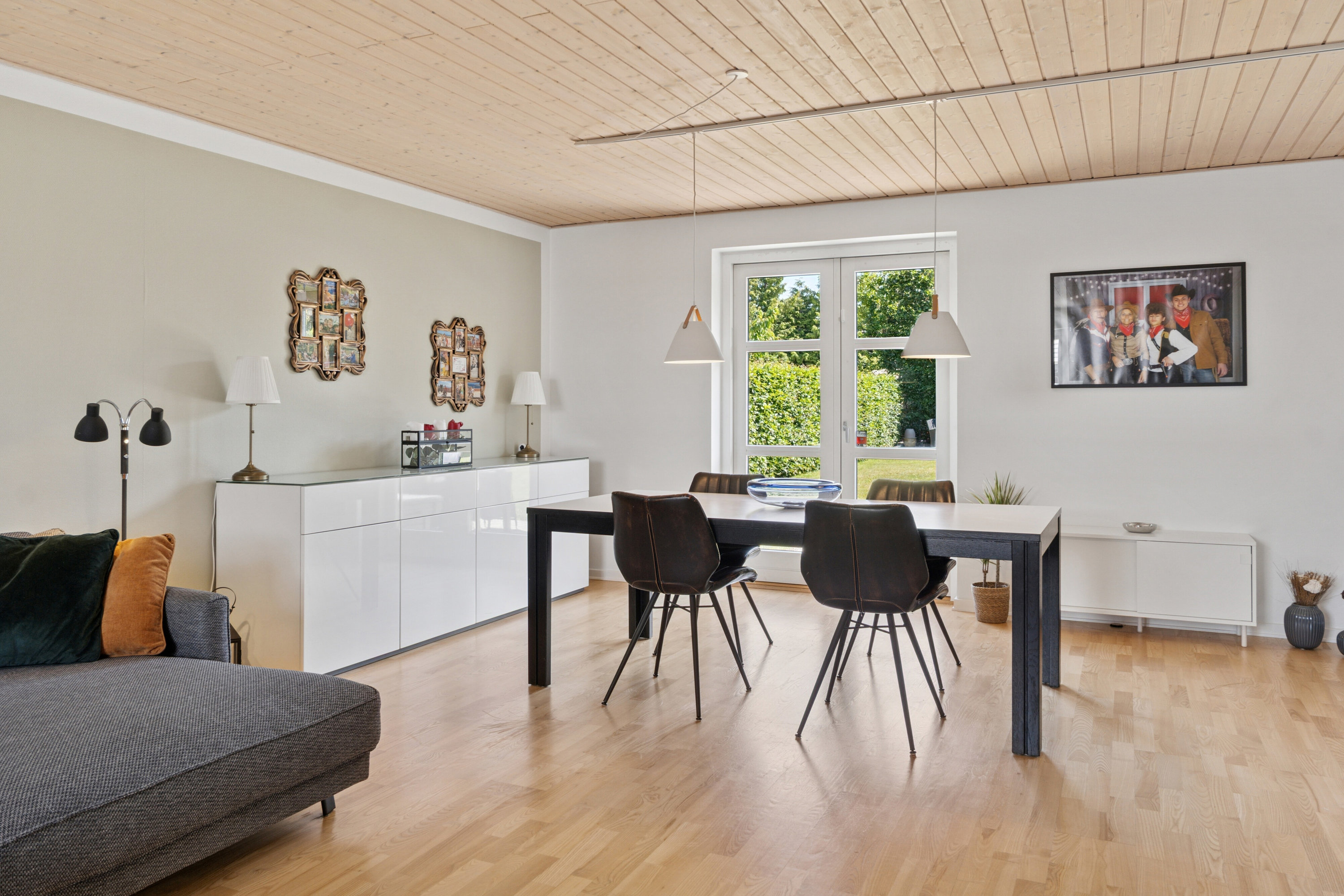 Fremhævet køkken-alrum billede i fuldskærmstilstand. Billede af Militærsvinget 16, 4700 Næstved