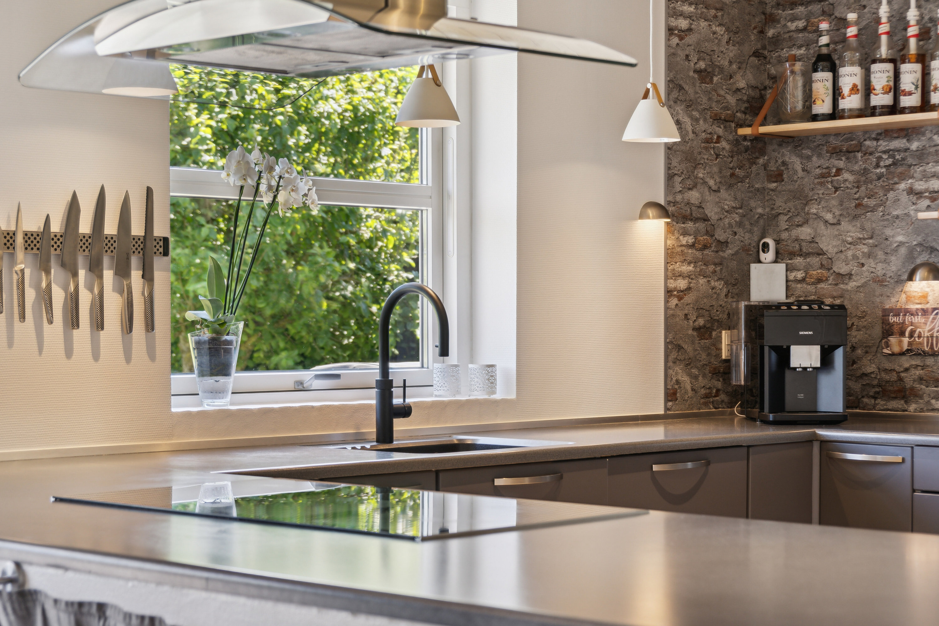 Fremhævet køkken-alrum billede i fuldskærmstilstand. Billede af Militærsvinget 16, 4700 Næstved