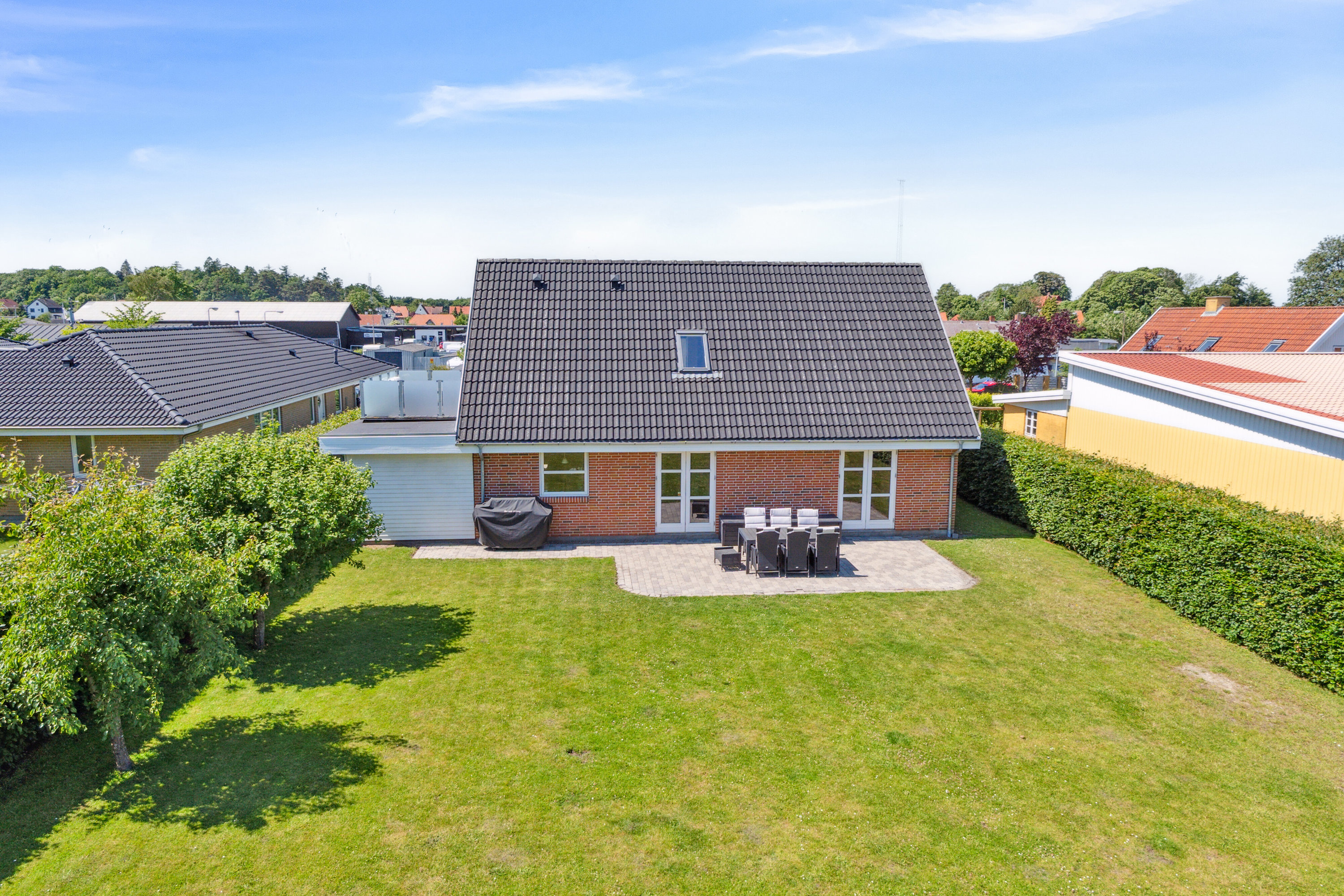 Fremhævet set fra haven billede i fuldskærmstilstand. Billede af Militærsvinget 16, 4700 Næstved